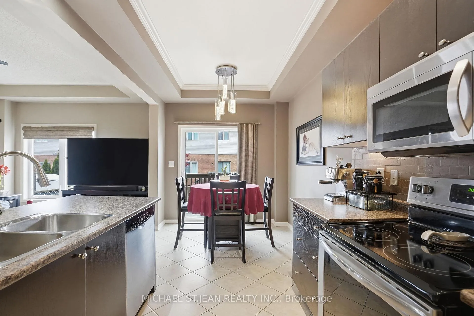 Photo 20 of 131 Bankfield Crescent, Hamilton, Stoney Creek Mountain — HOMEH