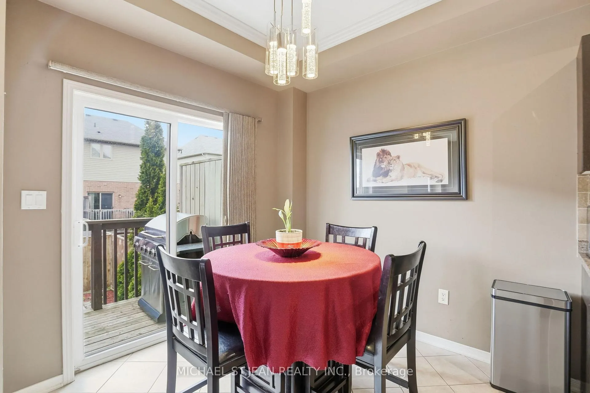 Photo 21 of 131 Bankfield Crescent, Hamilton, Stoney Creek Mountain — HOMEH