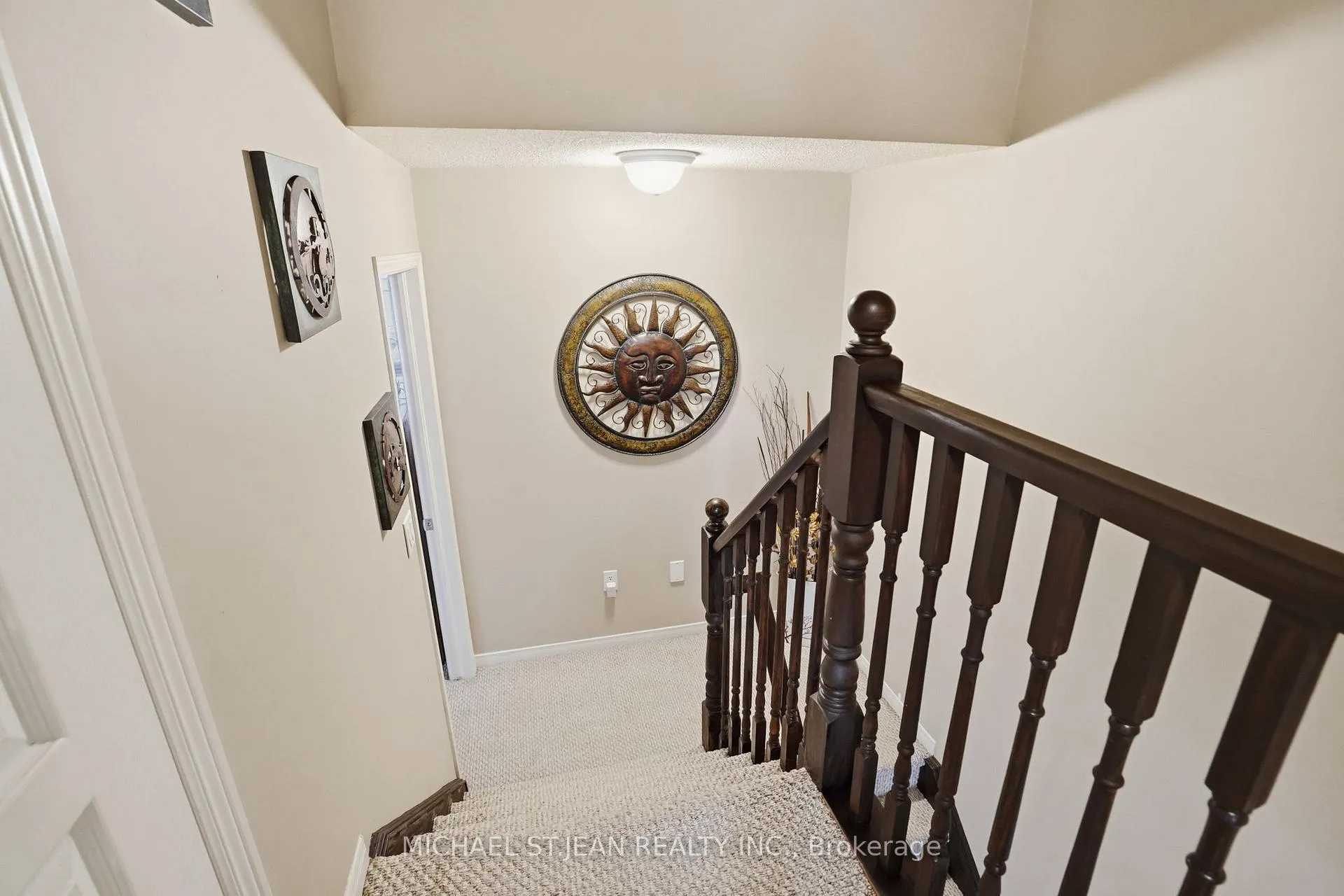 Photo 25 of 131 Bankfield Crescent, Hamilton, Stoney Creek Mountain — HOMEH