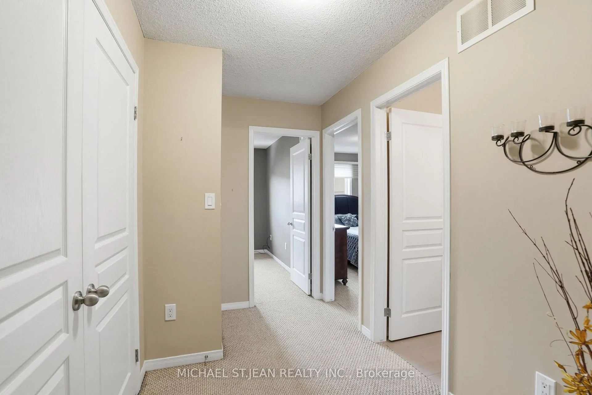 Photo 26 of 131 Bankfield Crescent, Hamilton, Stoney Creek Mountain — HOMEH