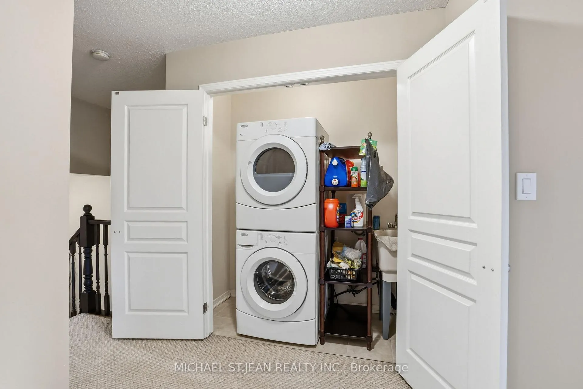 Photo 39 of 131 Bankfield Crescent, Hamilton, Stoney Creek Mountain — HOMEH