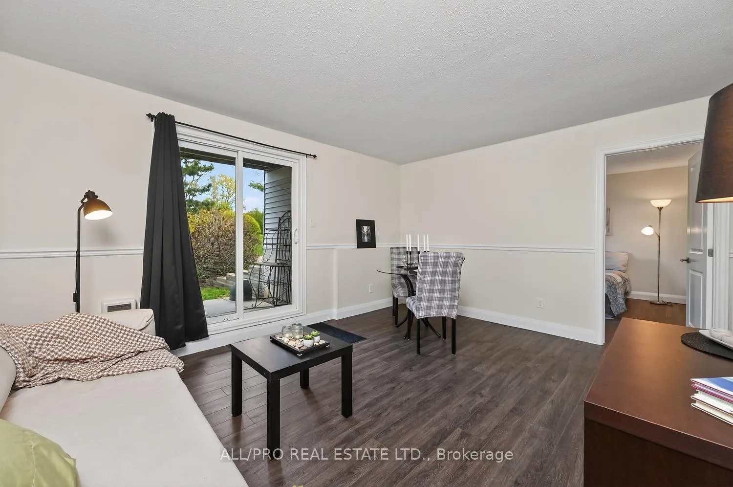 Photo 4 of Unit 111, 212 Viewmount Drive, Ottawa, Borden Farm/Stewart Farm/Carleton Heights/Parkwood Hills — HOMEH
