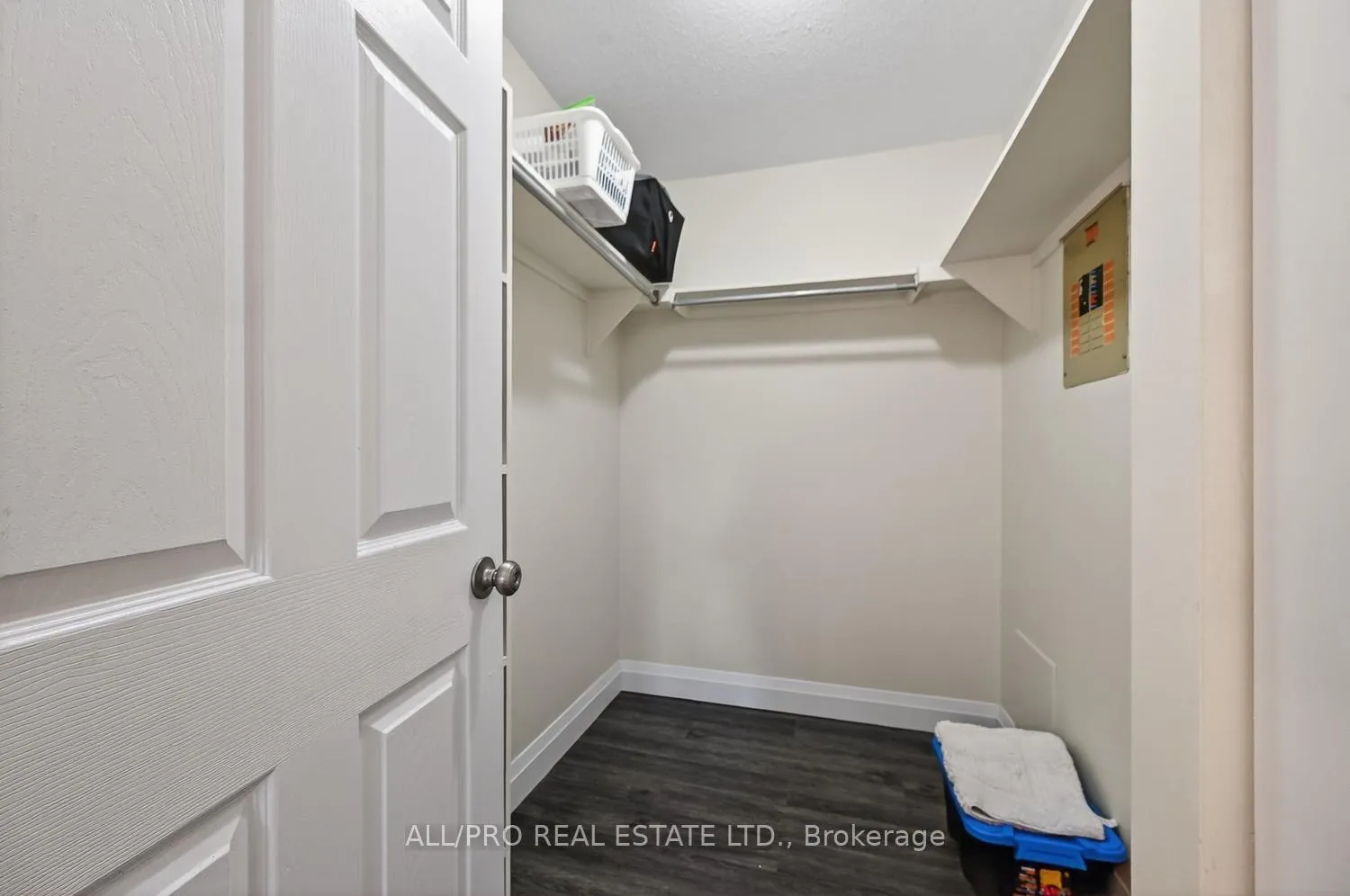 Photo 15 of Unit 111, 212 Viewmount Drive, Ottawa, Borden Farm/Stewart Farm/Carleton Heights/Parkwood Hills — HOMEH