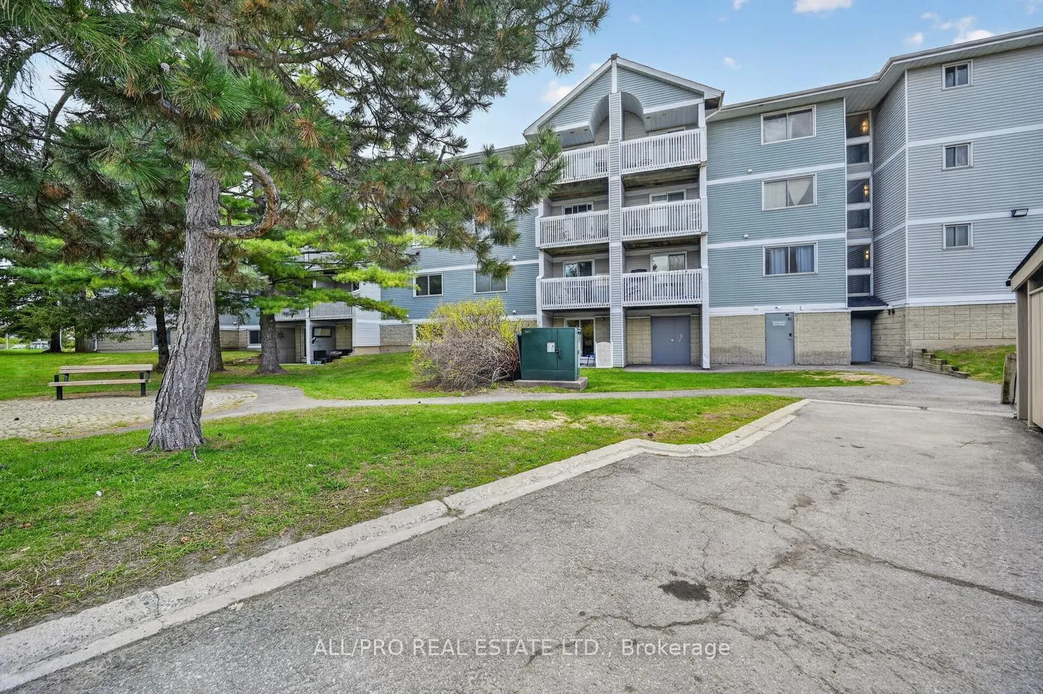 Photo 19 of Unit 111, 212 Viewmount Drive, Ottawa, Borden Farm/Stewart Farm/Carleton Heights/Parkwood Hills — HOMEH