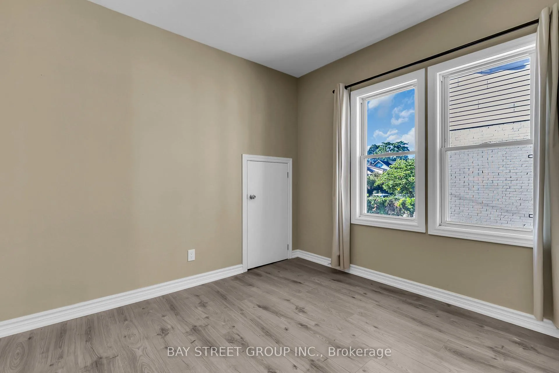 Photo 8 of 280-282 Campbell Avenue, Windsor — HOMEH