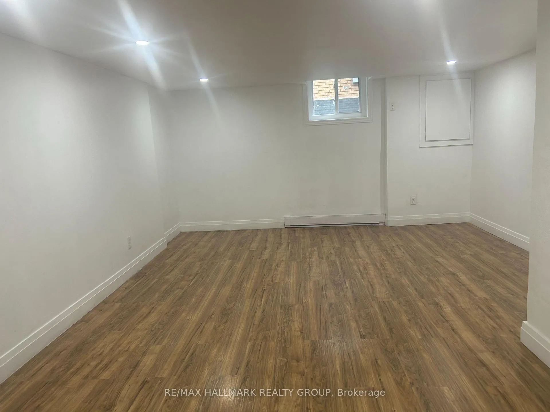 Photo 3 of Unit B, 1540 Maxime Street, Ottawa, Pineview — HOMEH