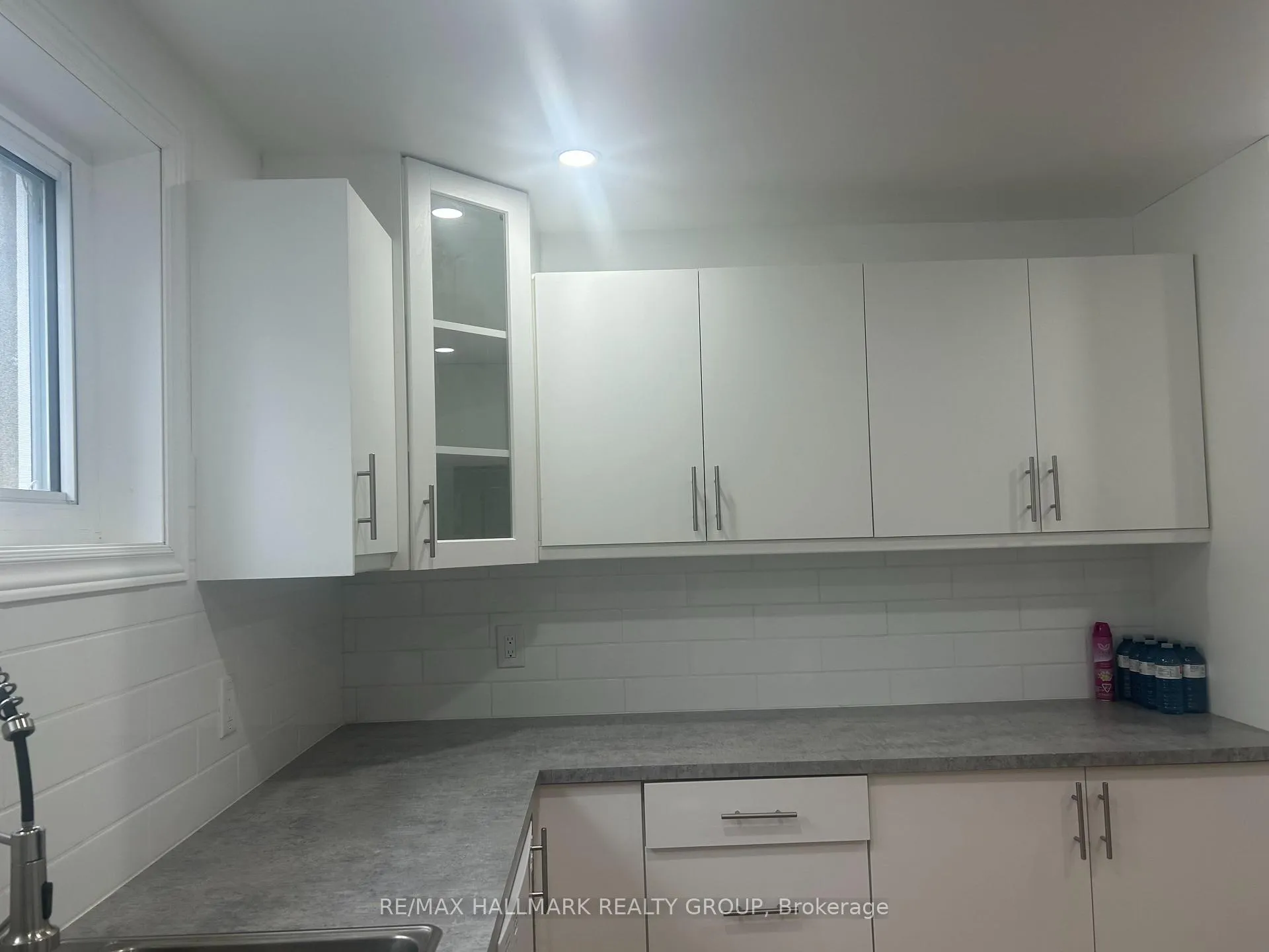 Photo 10 of Unit B, 1540 Maxime Street, Ottawa, Pineview — HOMEH