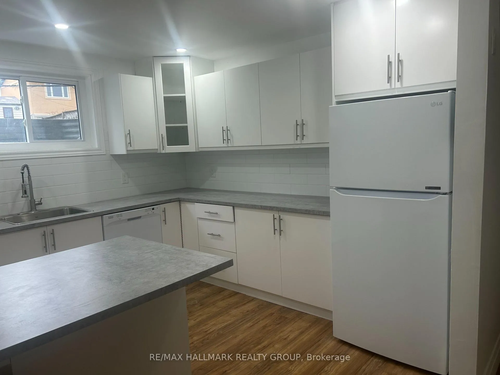 Photo 11 of Unit B, 1540 Maxime Street, Ottawa, Pineview — HOMEH