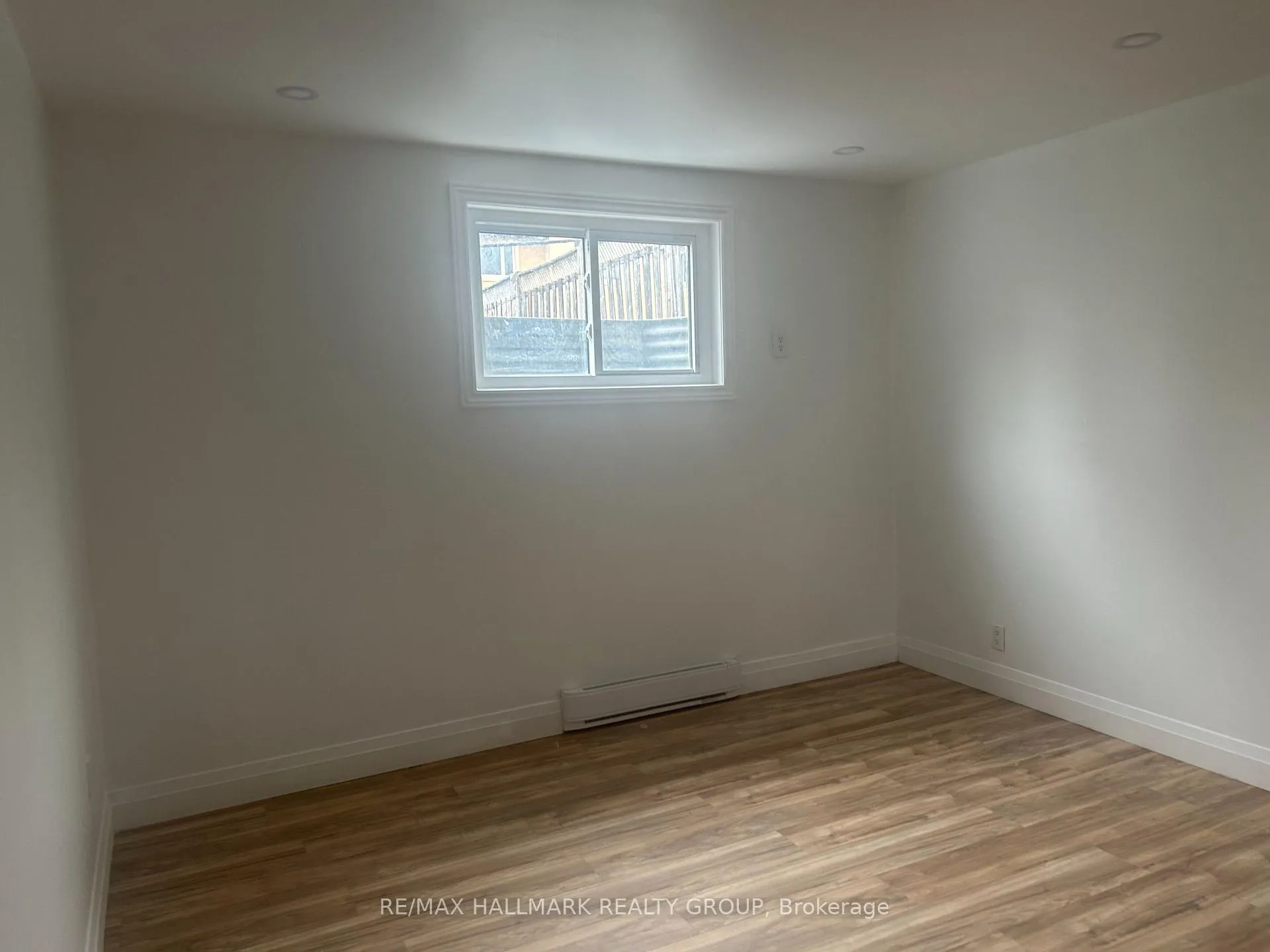 Photo 6 of Unit B, 1540 Maxime Street, Ottawa, Pineview — HOMEH