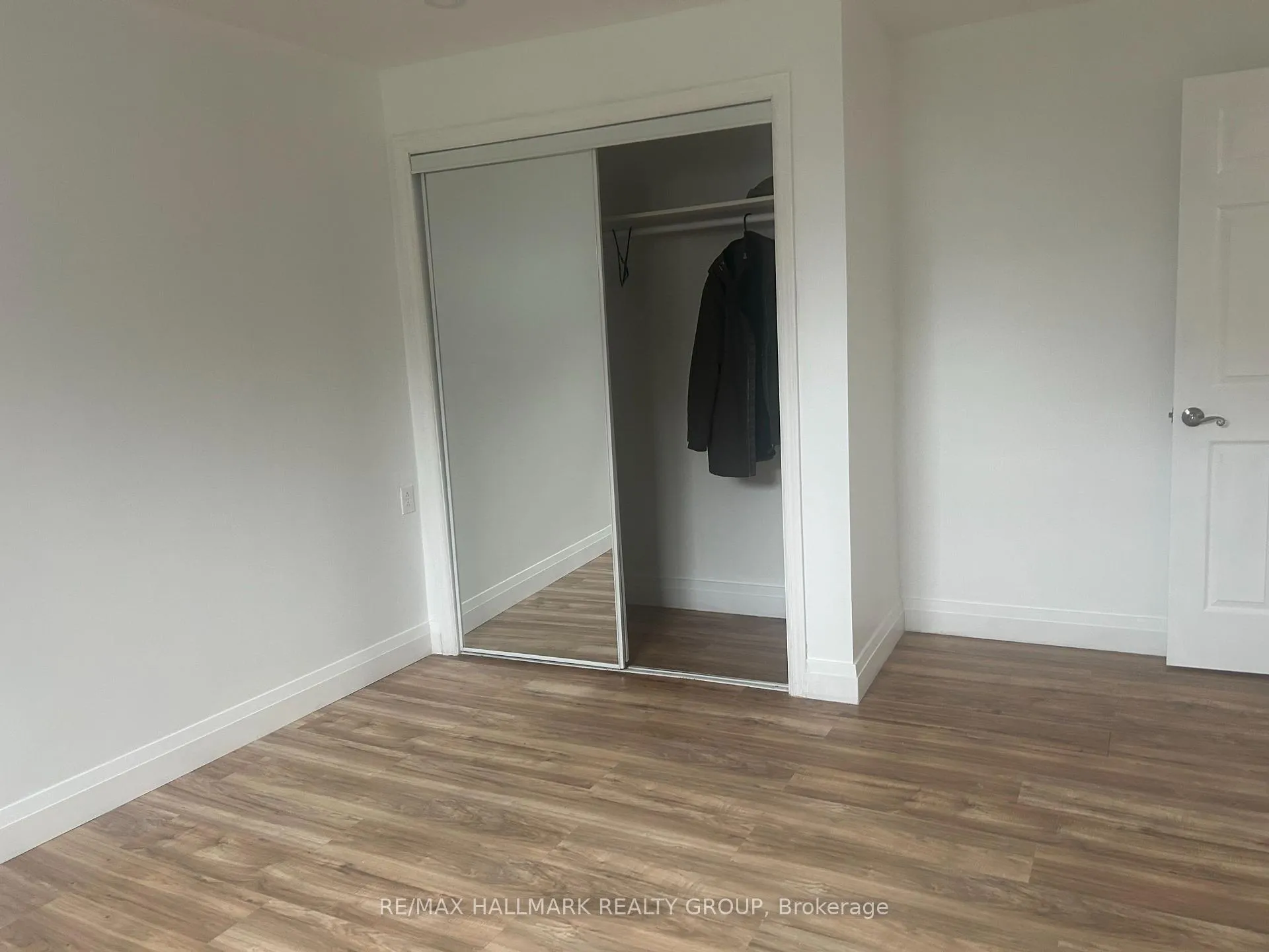 Photo 13 of Unit B, 1540 Maxime Street, Ottawa, Pineview — HOMEH