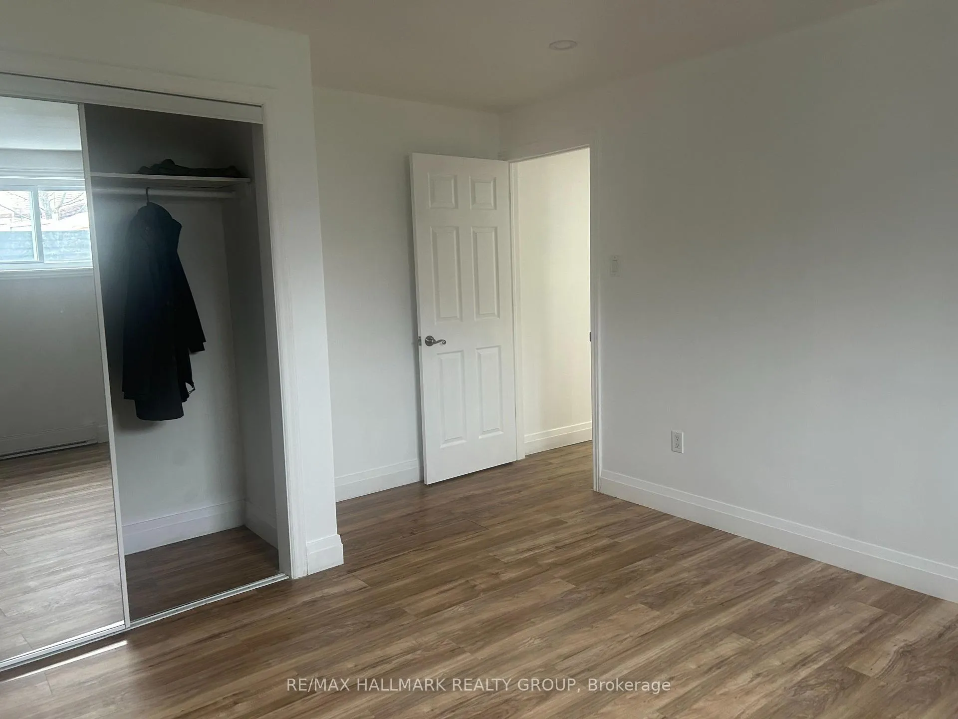 Photo 14 of Unit B, 1540 Maxime Street, Ottawa, Pineview — HOMEH