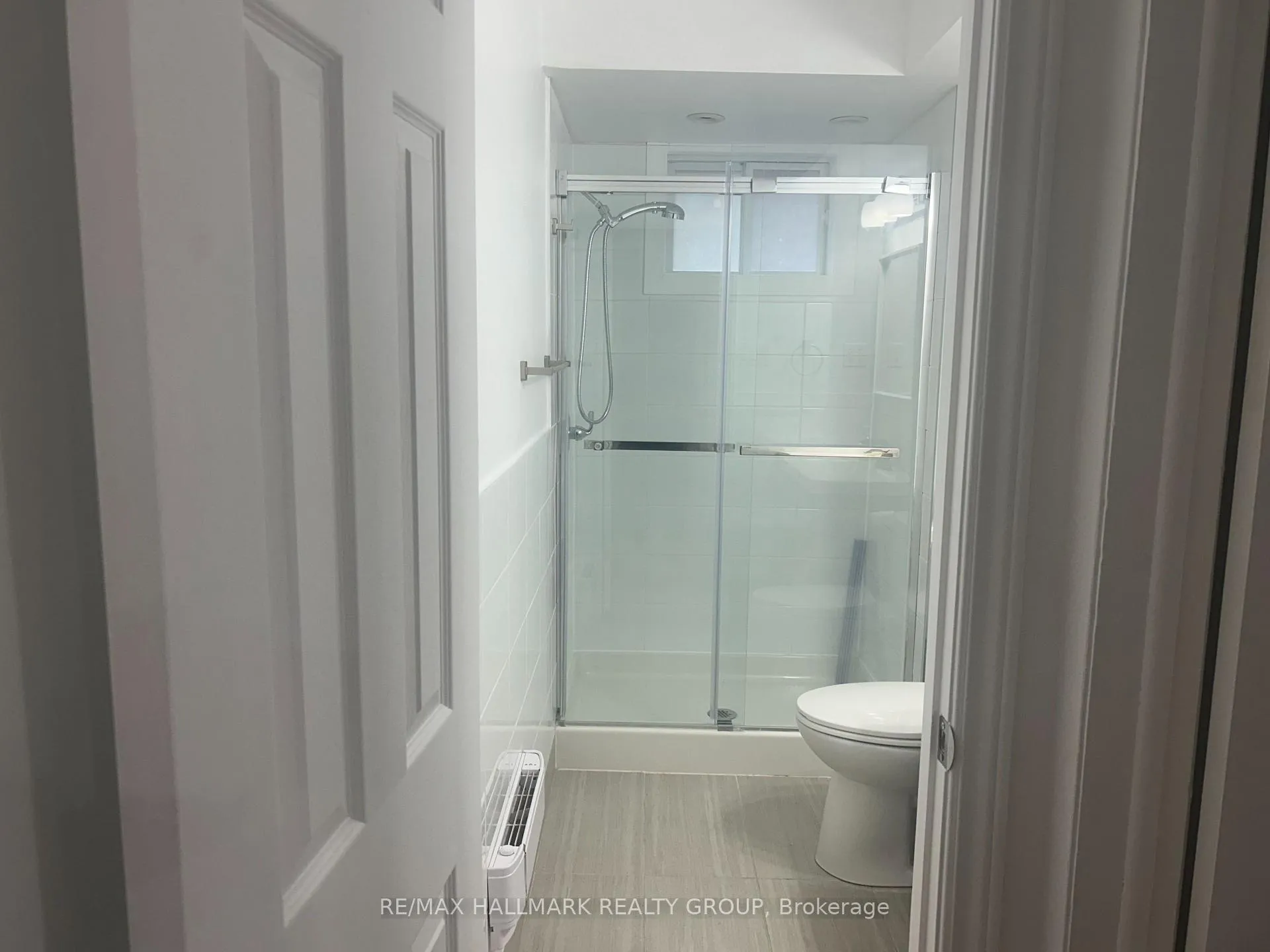 Photo 15 of Unit B, 1540 Maxime Street, Ottawa, Pineview — HOMEH
