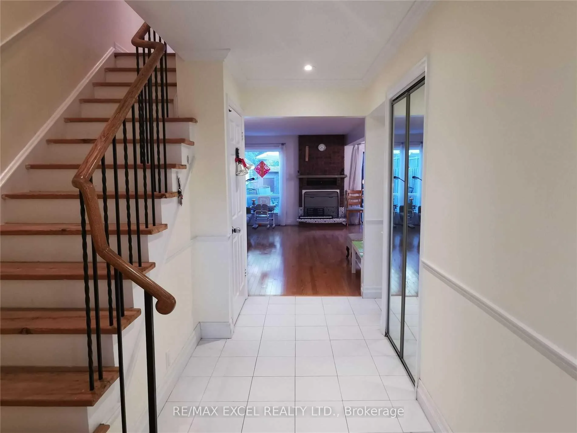 Photo 3 of 75 Ecclesfield Drive, Scarborough, Steeles — HOMEH