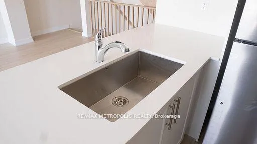 Photo 6 of 11 Chiffon Street, Vaughan, Steeles West Industrial — HOMEH