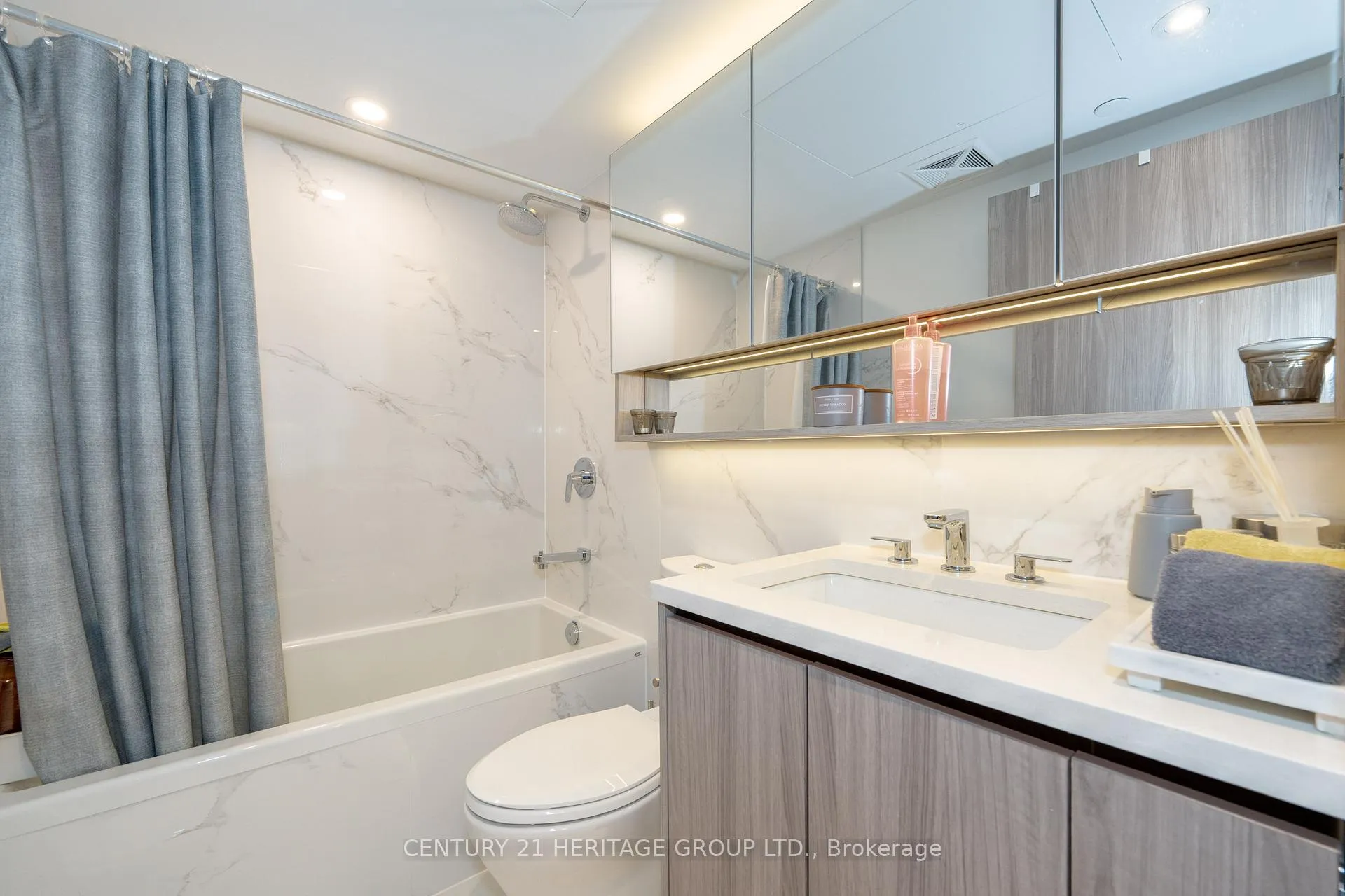Photo 16 of Unit 4801, 38 Widmer Street, Toronto, Waterfront Communities — HOMEH