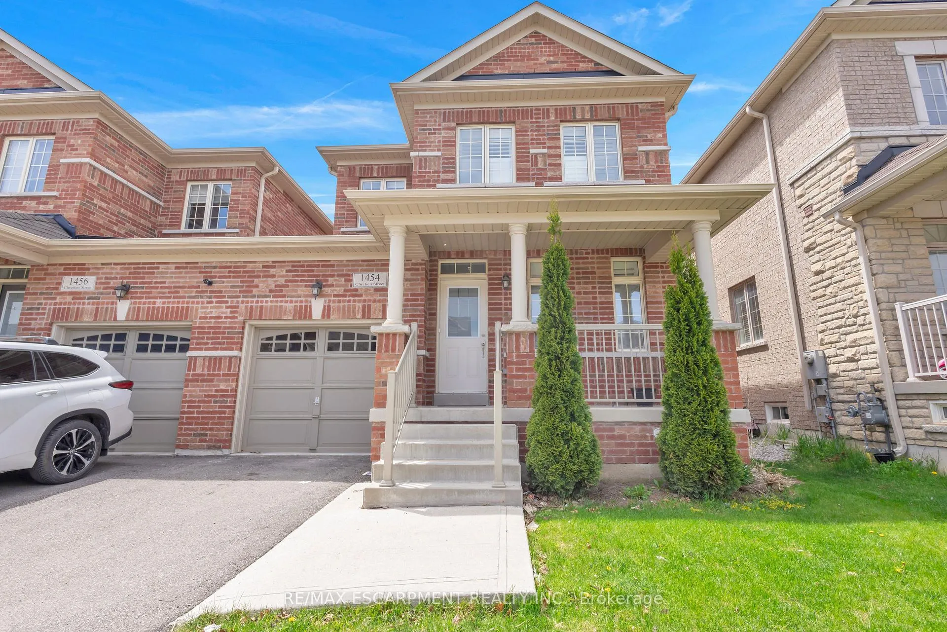 Front of 1454 Chretien Street