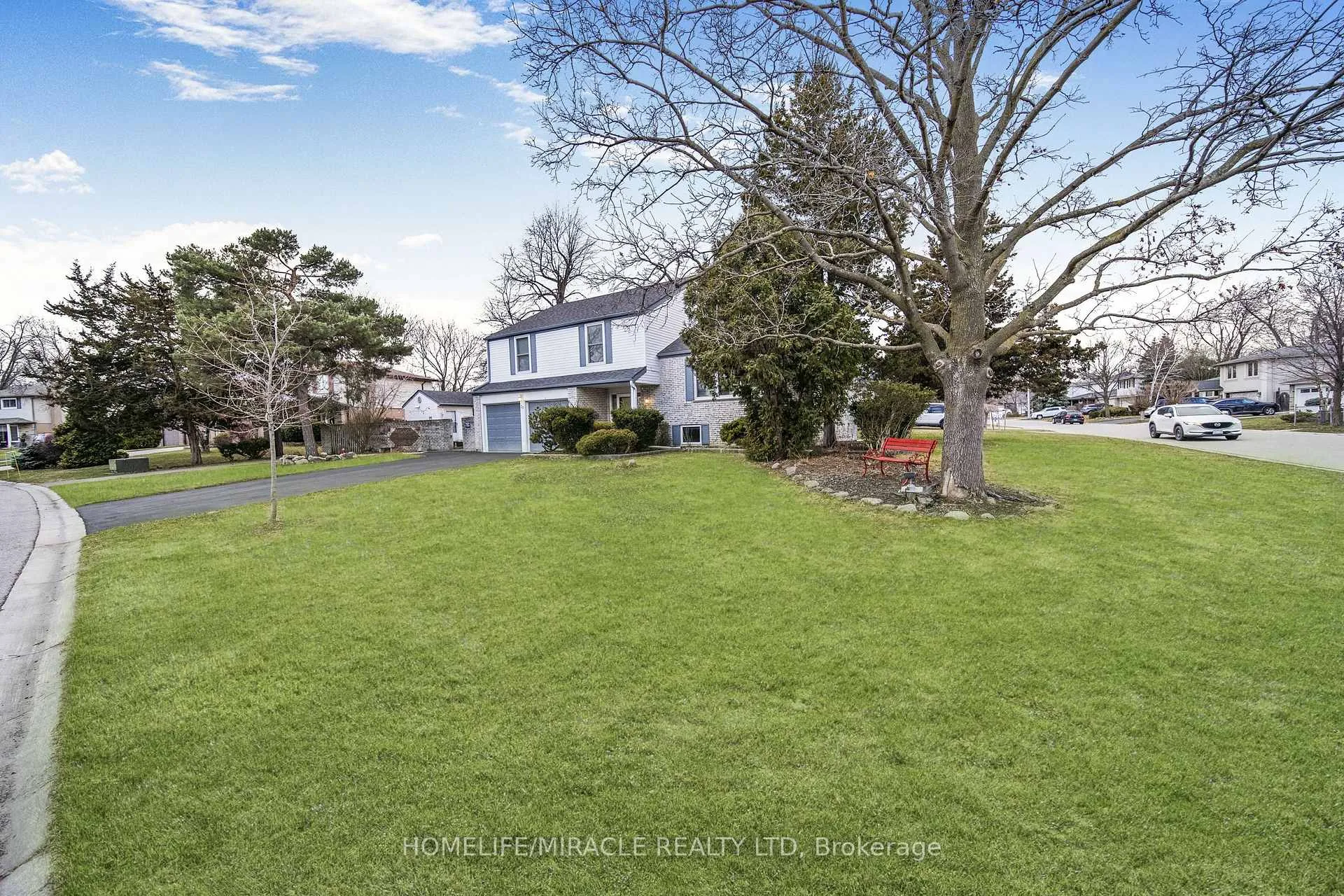 Photo 3 of 38 River View Drive, Brampton, Brampton East — HOMEH