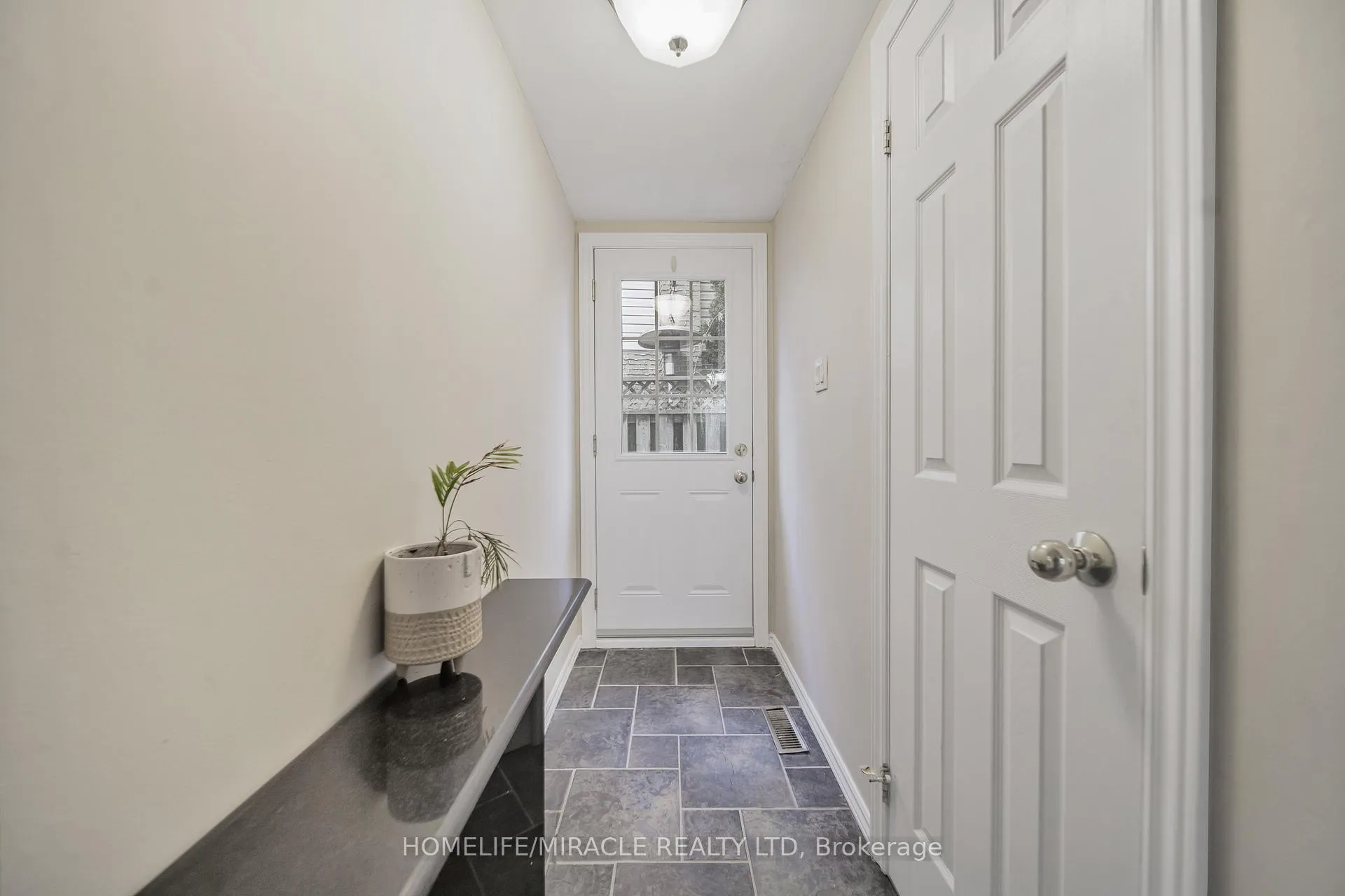 Photo 8 of 38 River View Drive, Brampton, Brampton East — HOMEH