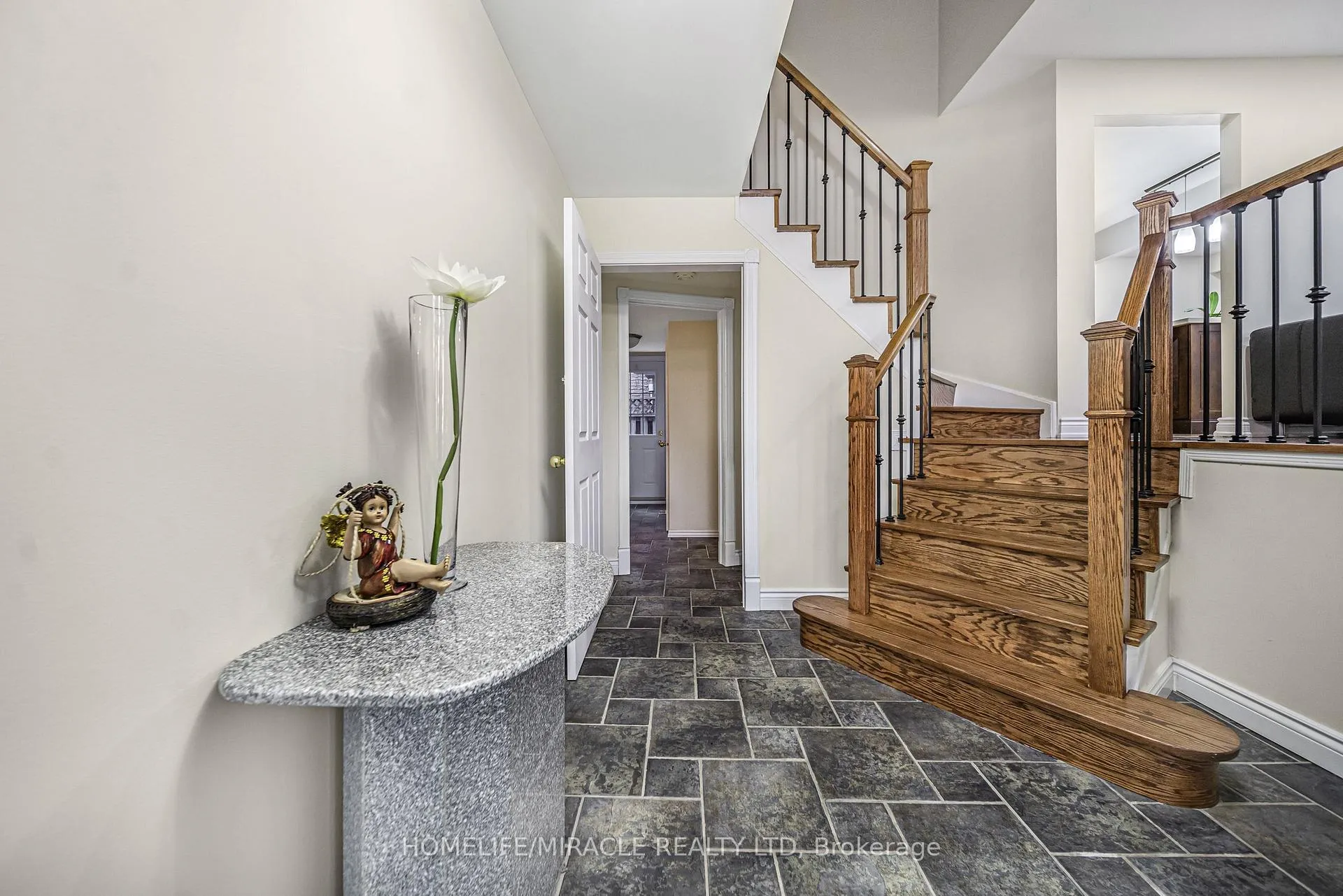 Photo 15 of 38 River View Drive, Brampton, Brampton East — HOMEH