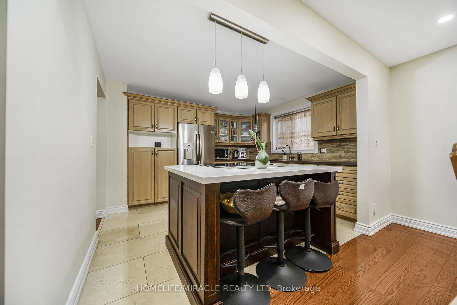 Photo 20 of 38 River View Drive, Brampton, Brampton East — HOMEH