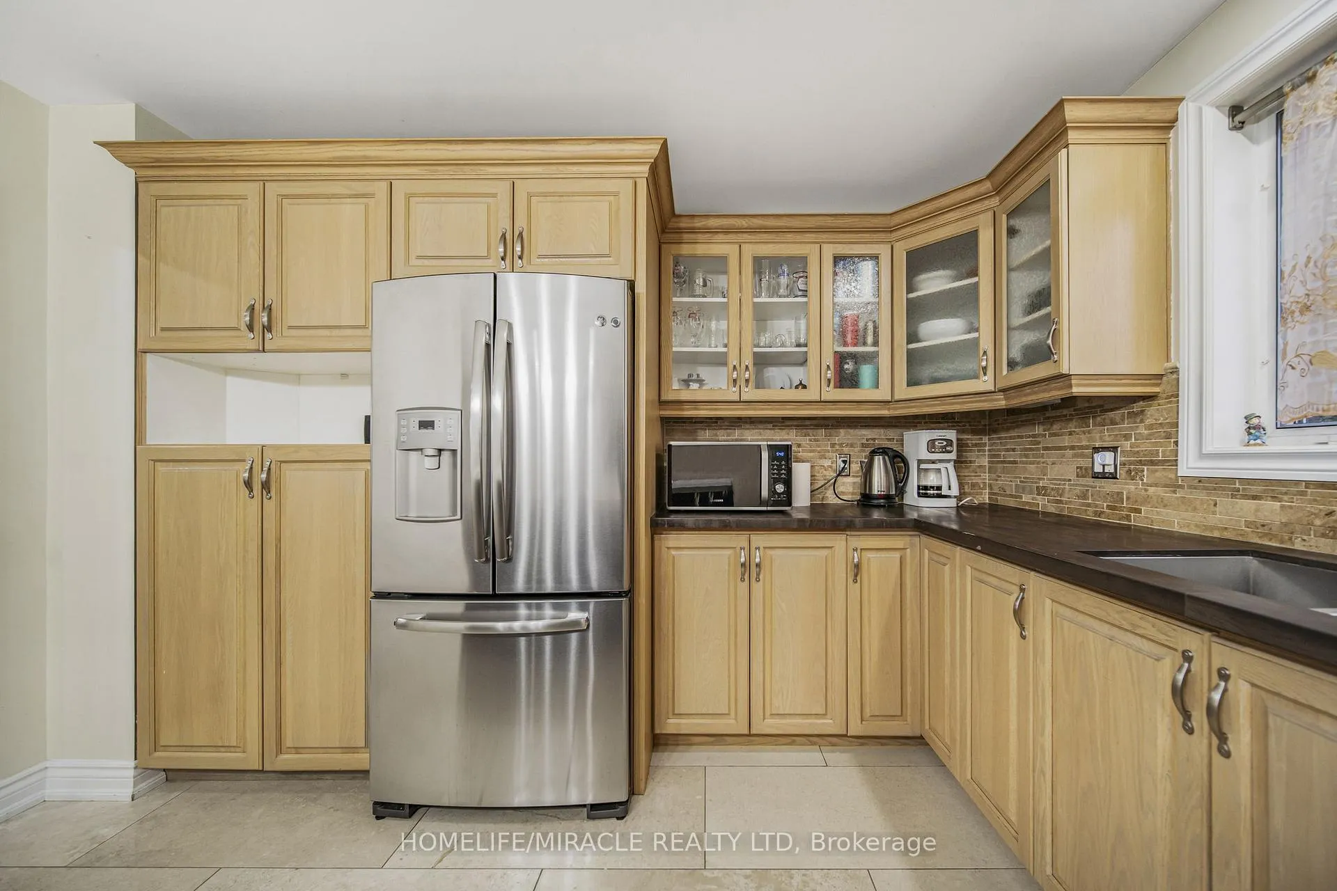 Photo 23 of 38 River View Drive, Brampton, Brampton East — HOMEH