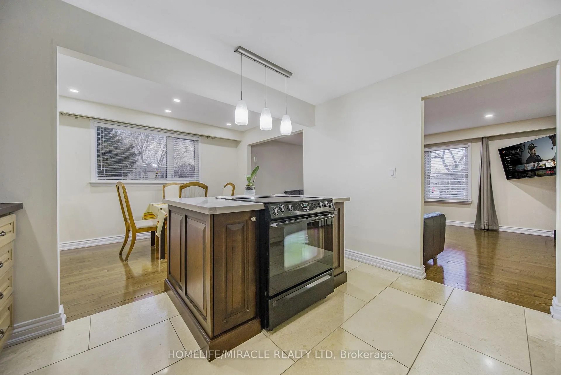 Photo 24 of 38 River View Drive, Brampton, Brampton East — HOMEH