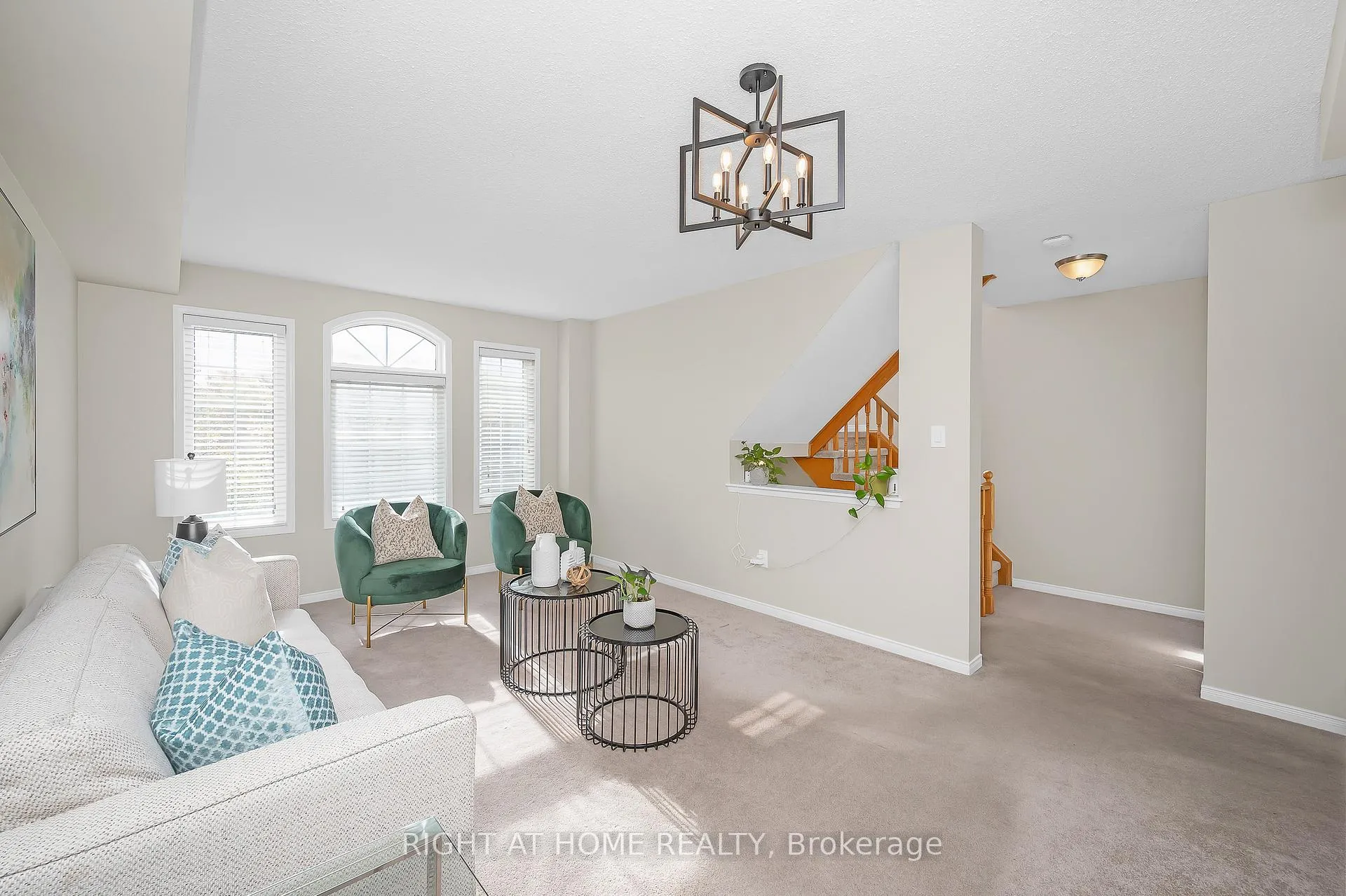Photo 5 of 107 Bernard Avenue, Brampton, Fletcher's Creek South — HOMEH