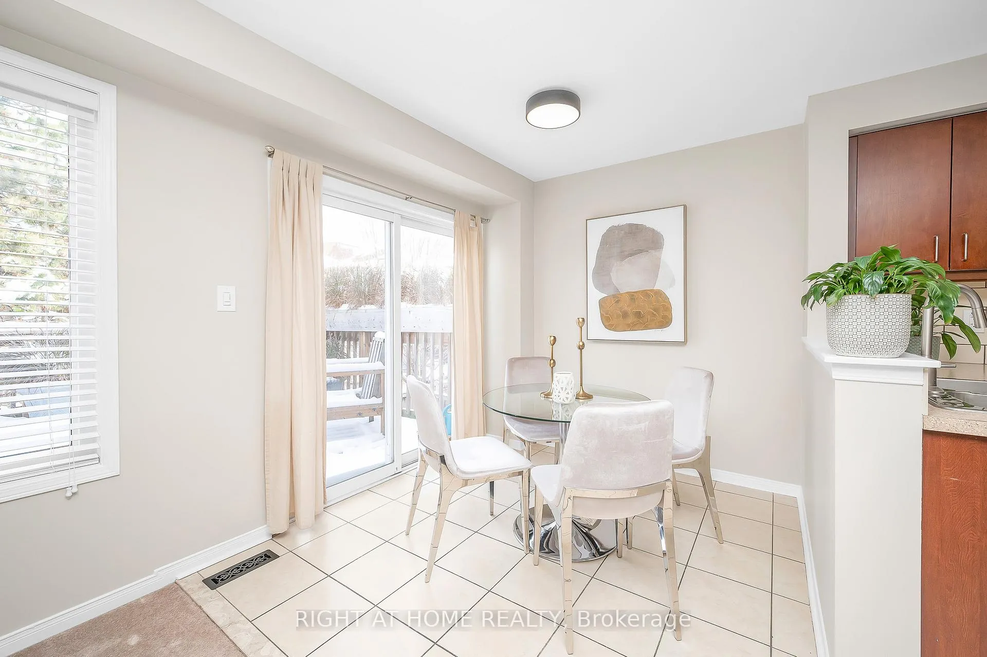 Photo 10 of 107 Bernard Avenue, Brampton, Fletcher's Creek South — HOMEH