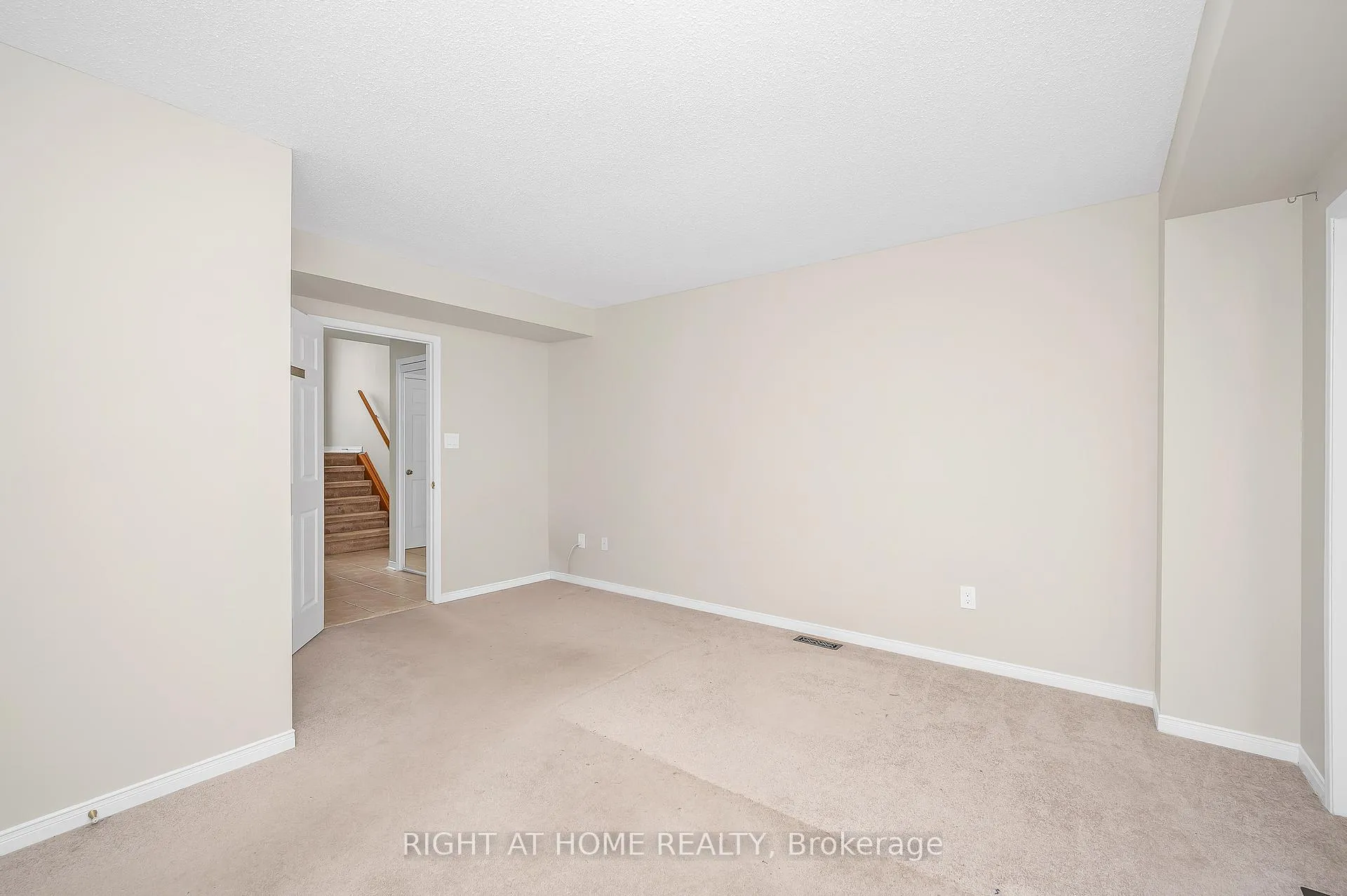 Photo 24 of 107 Bernard Avenue, Brampton, Fletcher's Creek South — HOMEH