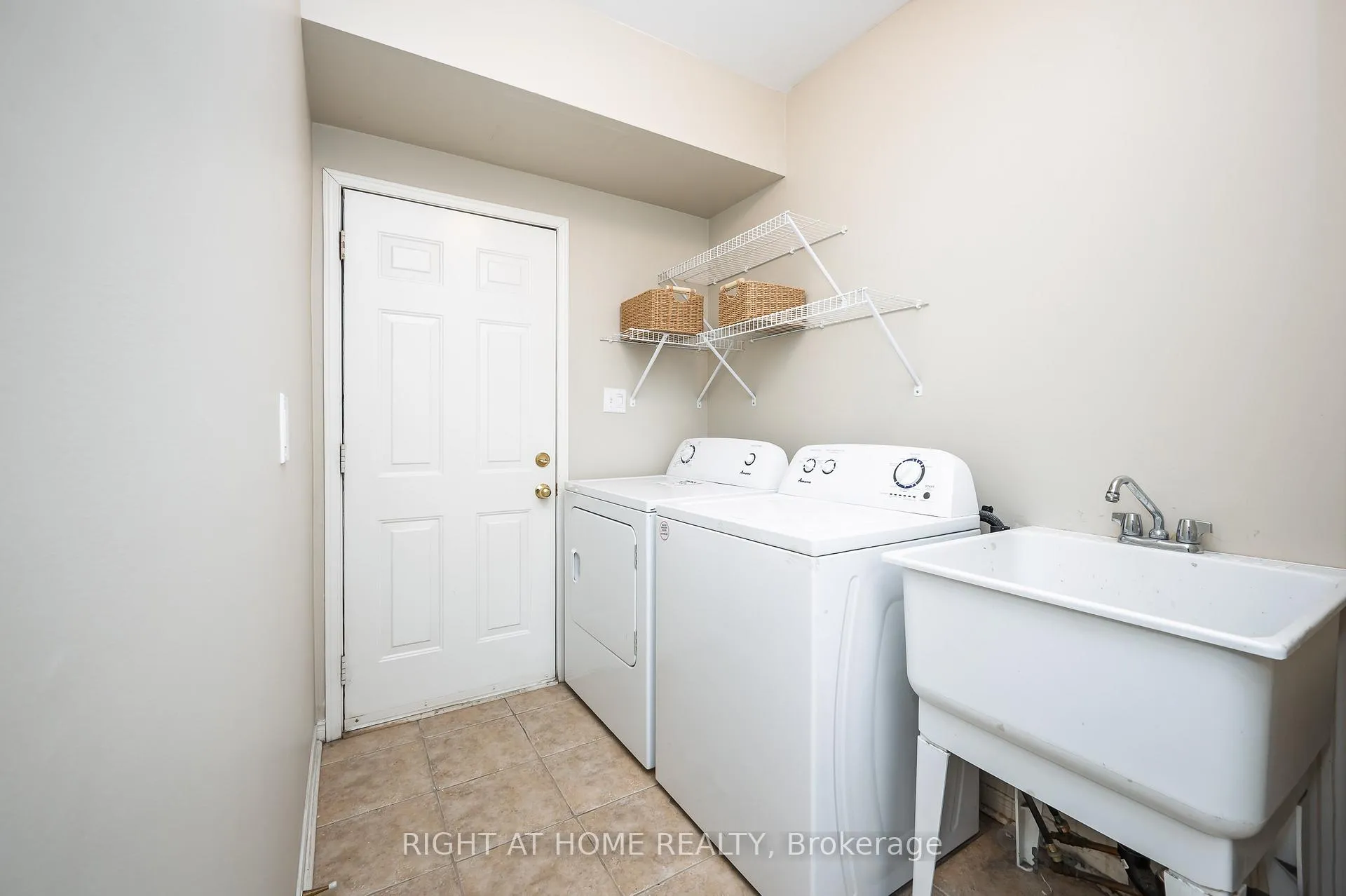 Photo 25 of 107 Bernard Avenue, Brampton, Fletcher's Creek South — HOMEH