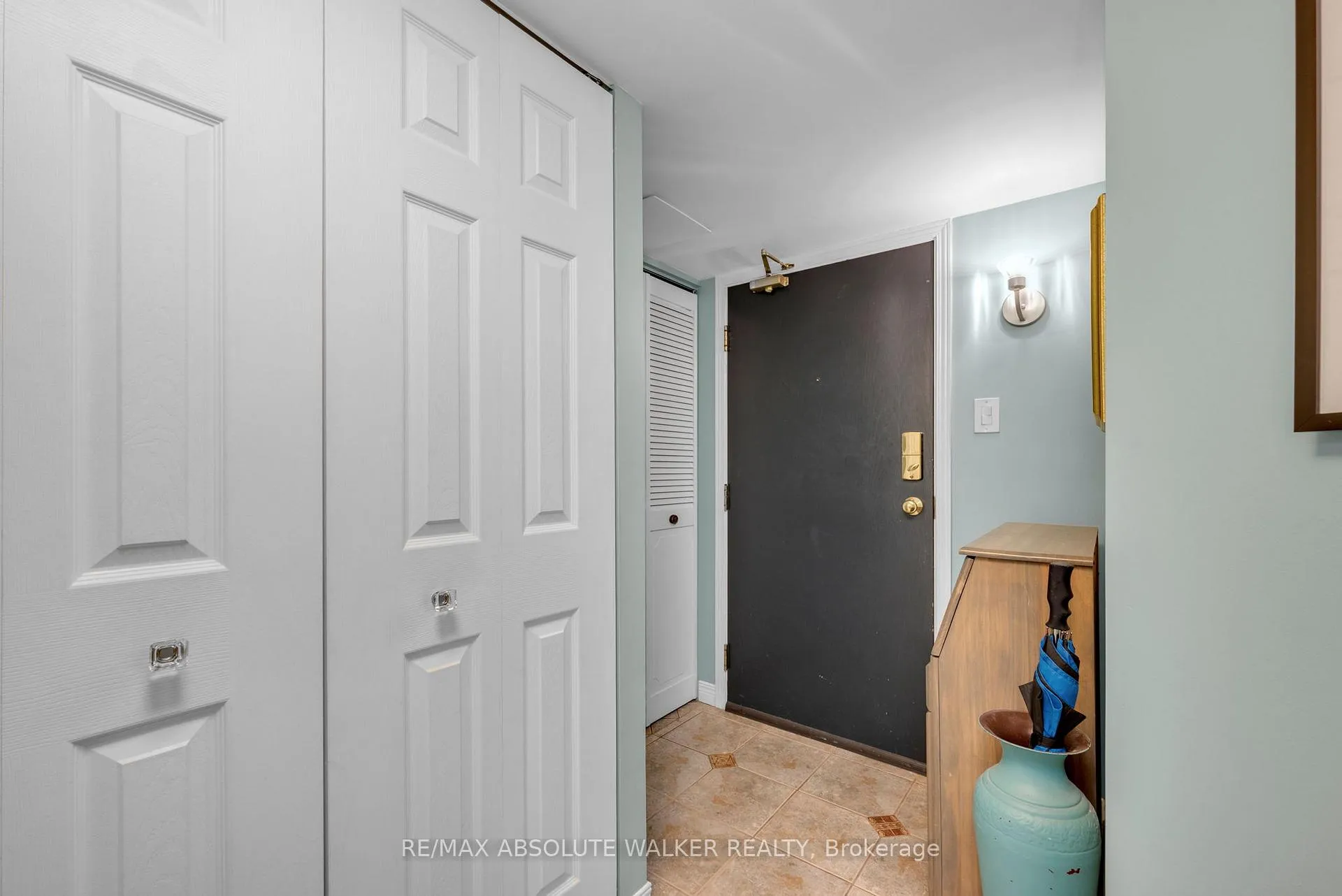 Photo 3 of Unit 113, 540 Cambridge Street S, Ottawa, West Centre Town — HOMEH
