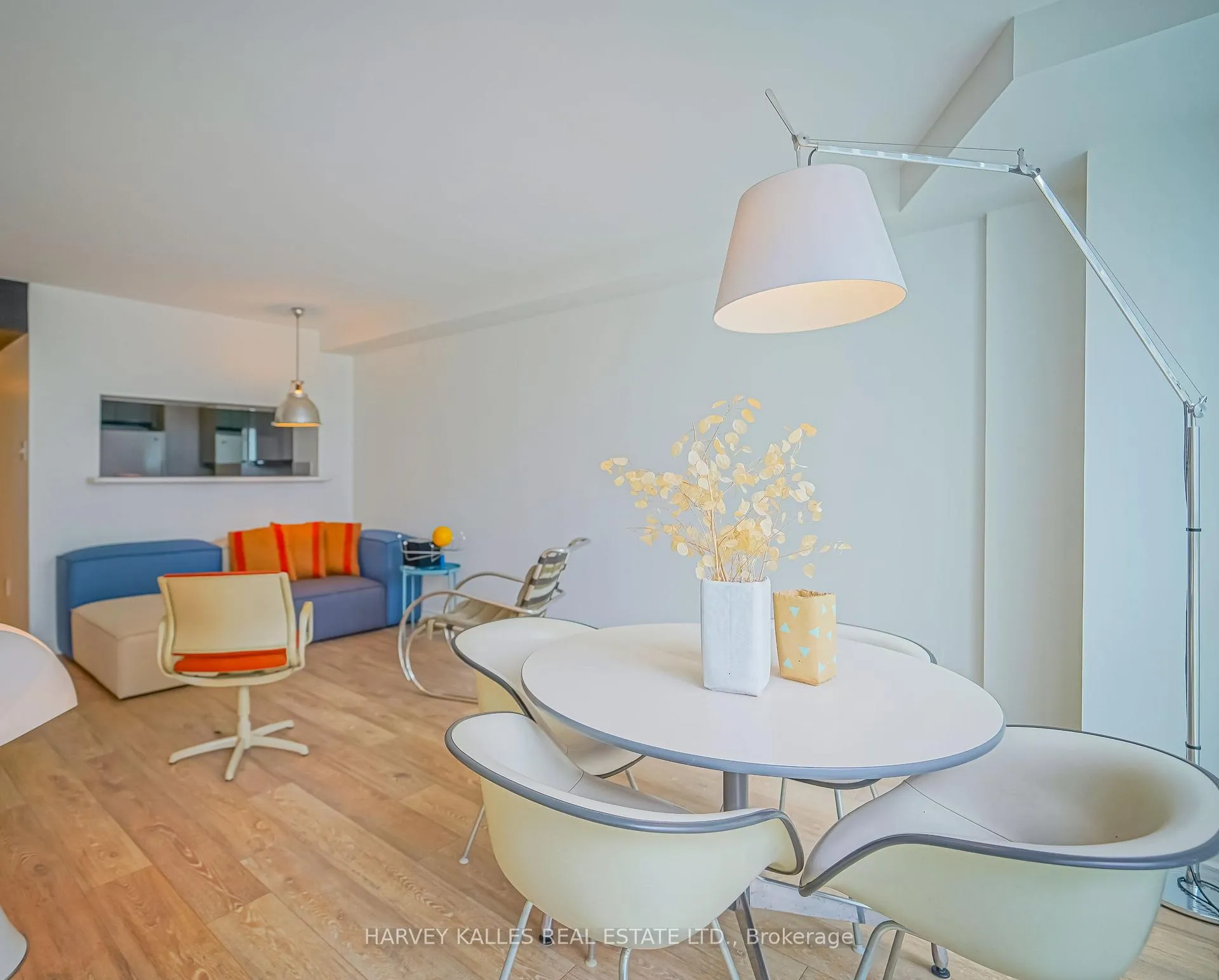Photo 4 of Unit 609, 7 Broadway Avenue, Toronto, Mount Pleasant West — HOMEH