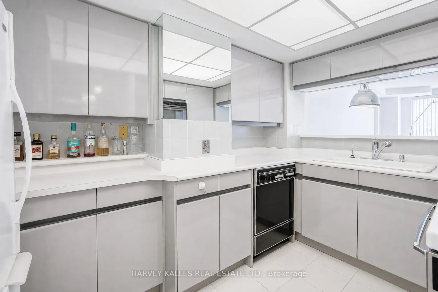 Photo 6 of Unit 609, 7 Broadway Avenue, Toronto, Mount Pleasant West — HOMEH