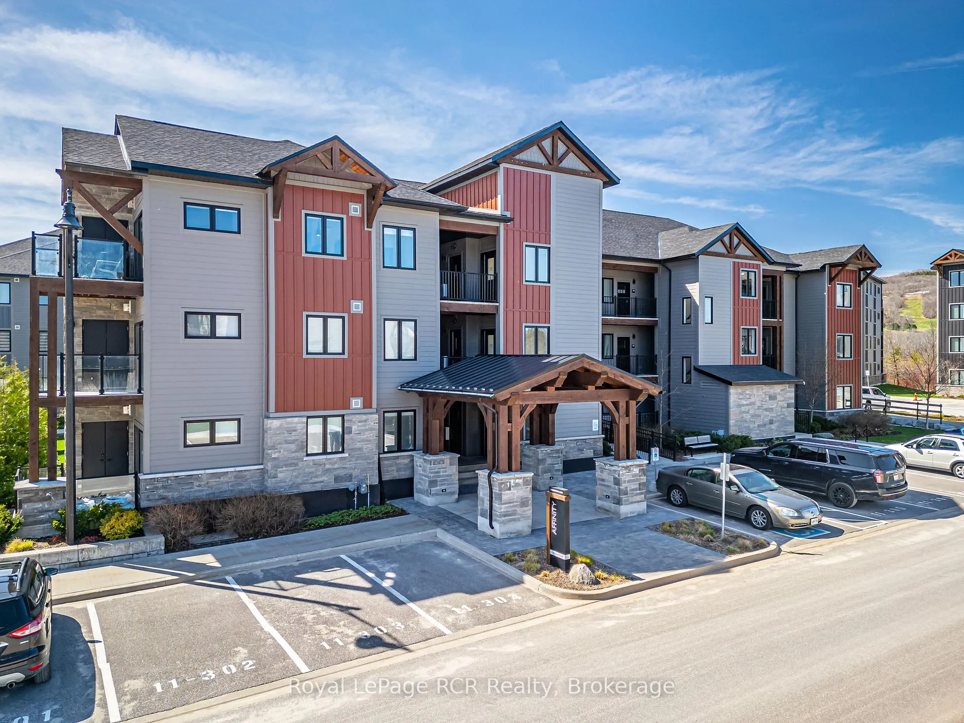 Front of Unit 102, 11 Beckwith Lane