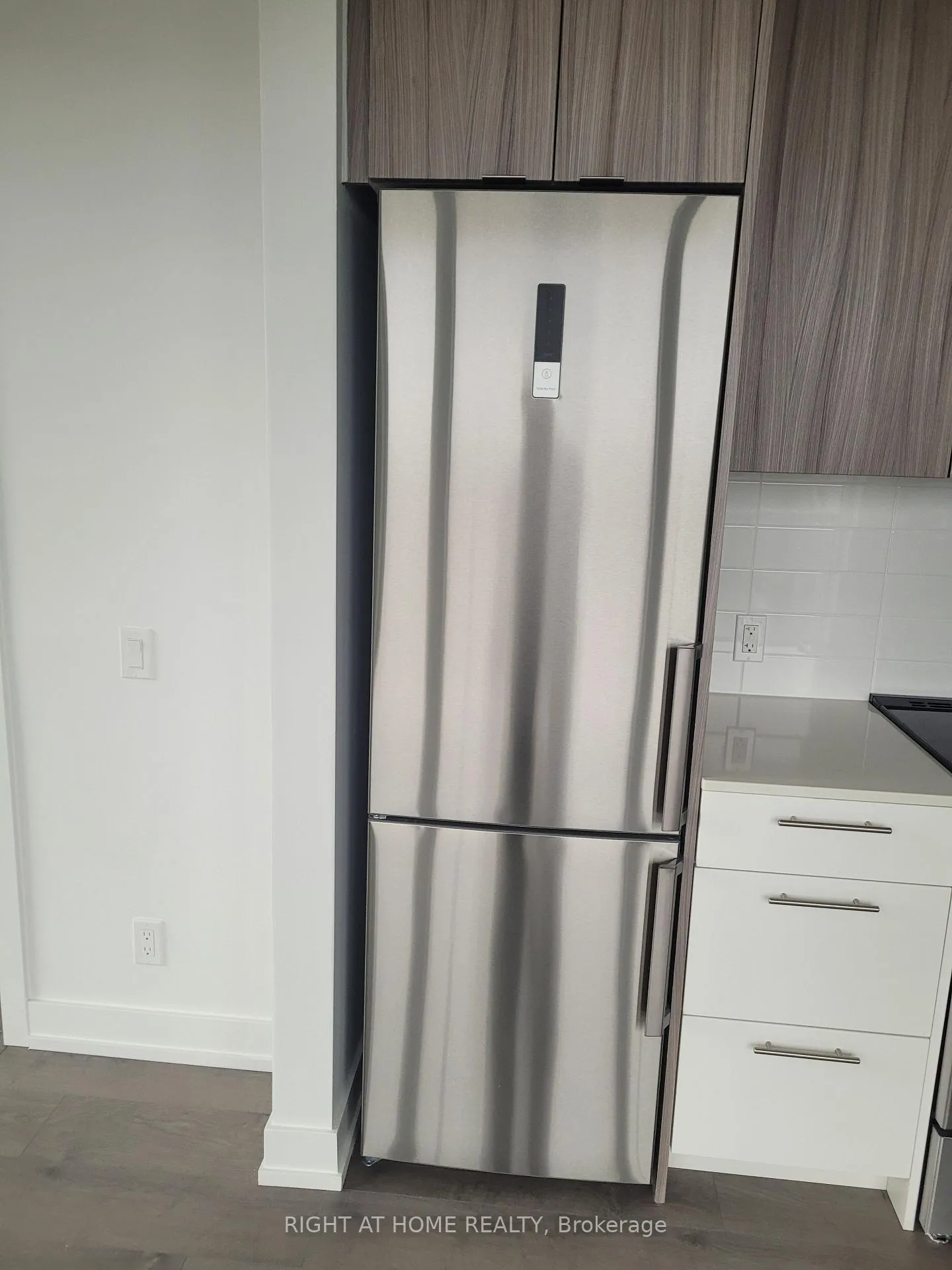 Photo 5 of Unit 508, 225 Veterans Drive N, Brampton, Northwest Brampton — HOMEH