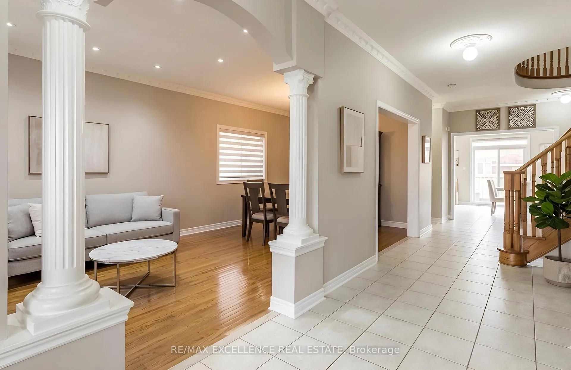 Photo 2 of 6 Runnymede Crescent, Brampton, Sandringham-Wellington — HOMEH