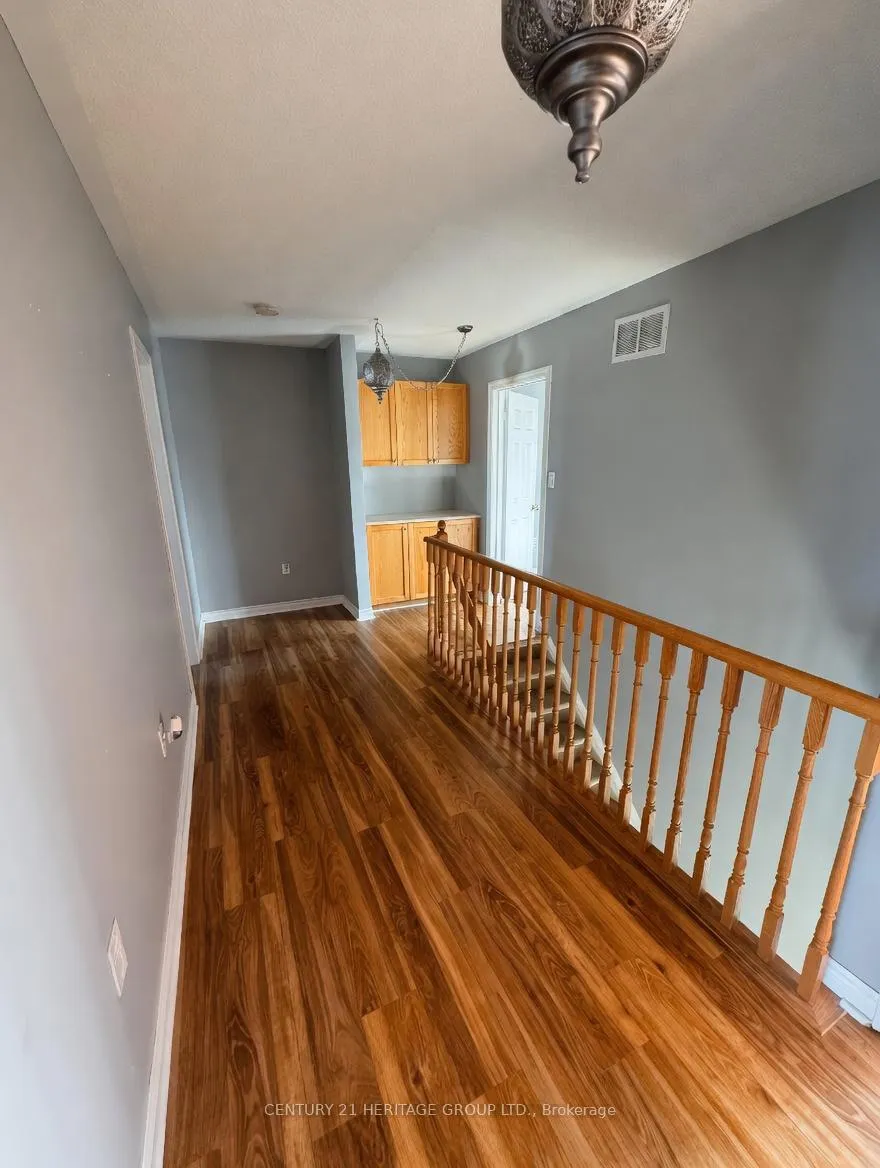 Photo 9 of 101 Bentley Crescent, Barrie, 400 West — HOMEH