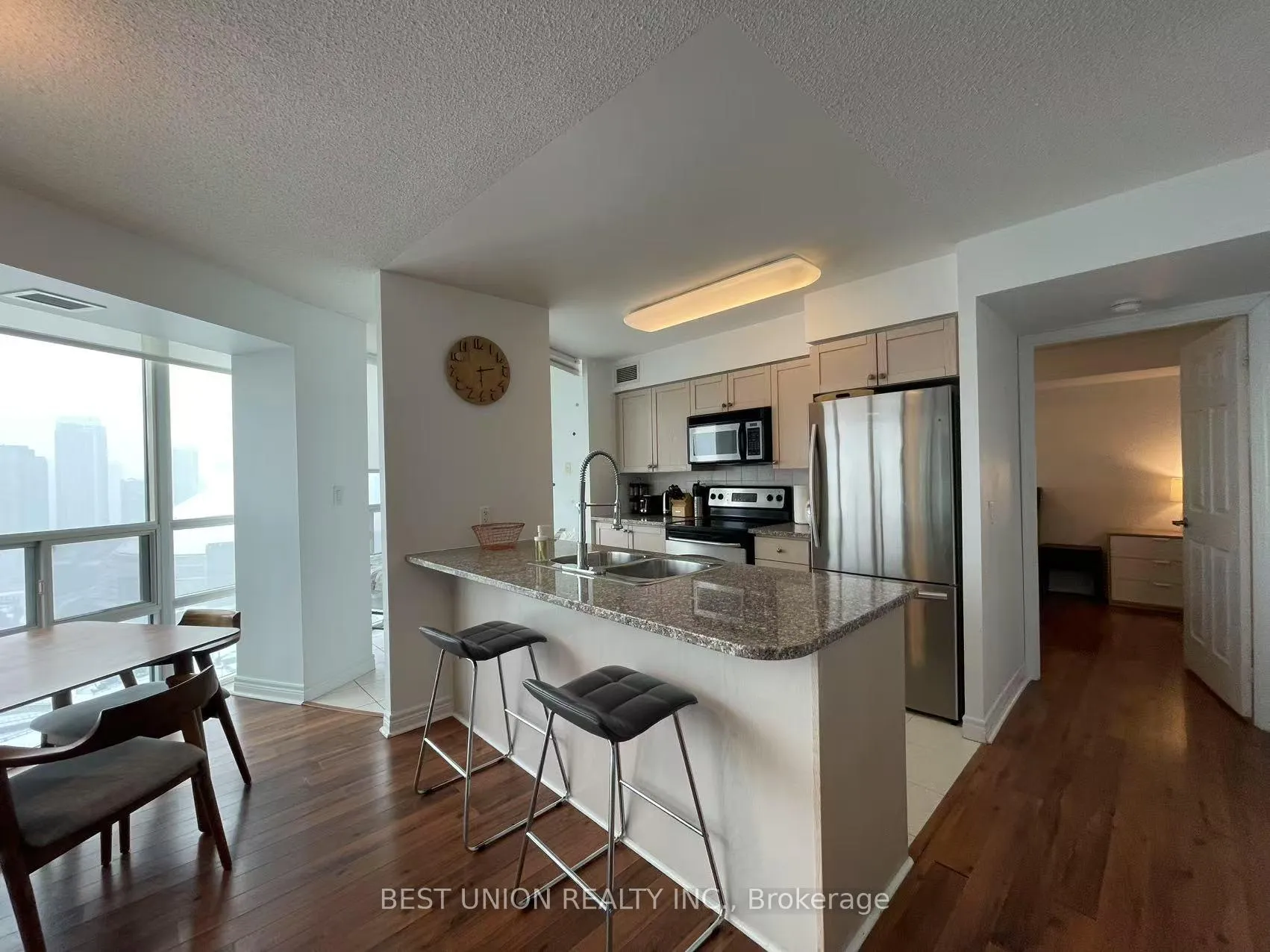 Photo 4 of Unit 3511, 30 Grand Trunk Crescent, Toronto, Waterfront Communities — HOMEH