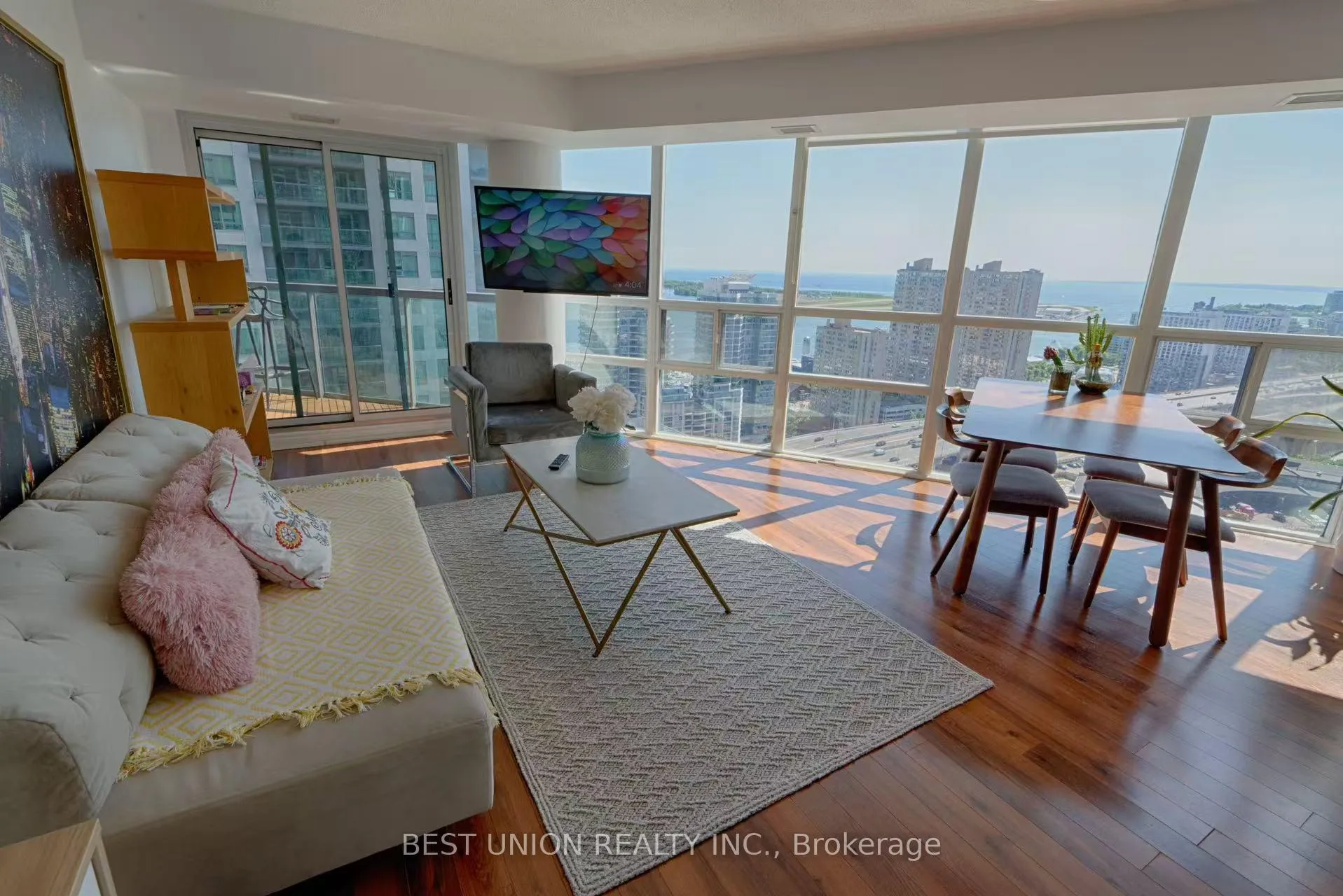 Photo 6 of Unit 3511, 30 Grand Trunk Crescent, Toronto, Waterfront Communities — HOMEH