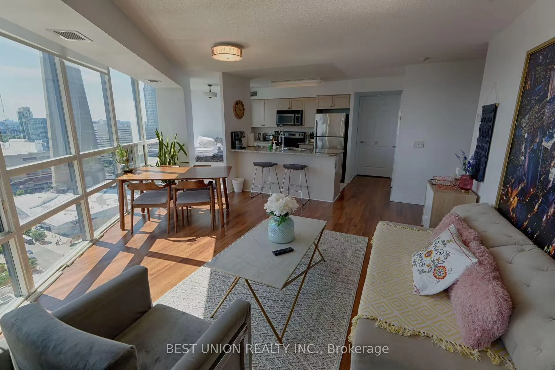 Photo 9 of Unit 3511, 30 Grand Trunk Crescent, Toronto, Waterfront Communities — HOMEH