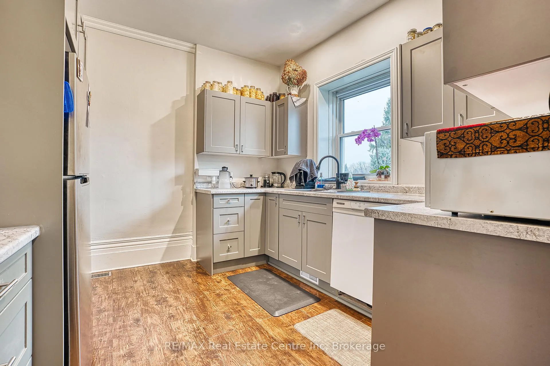 Photo 15 of 745 Main Street W, North Perth, Listowel — HOMEH