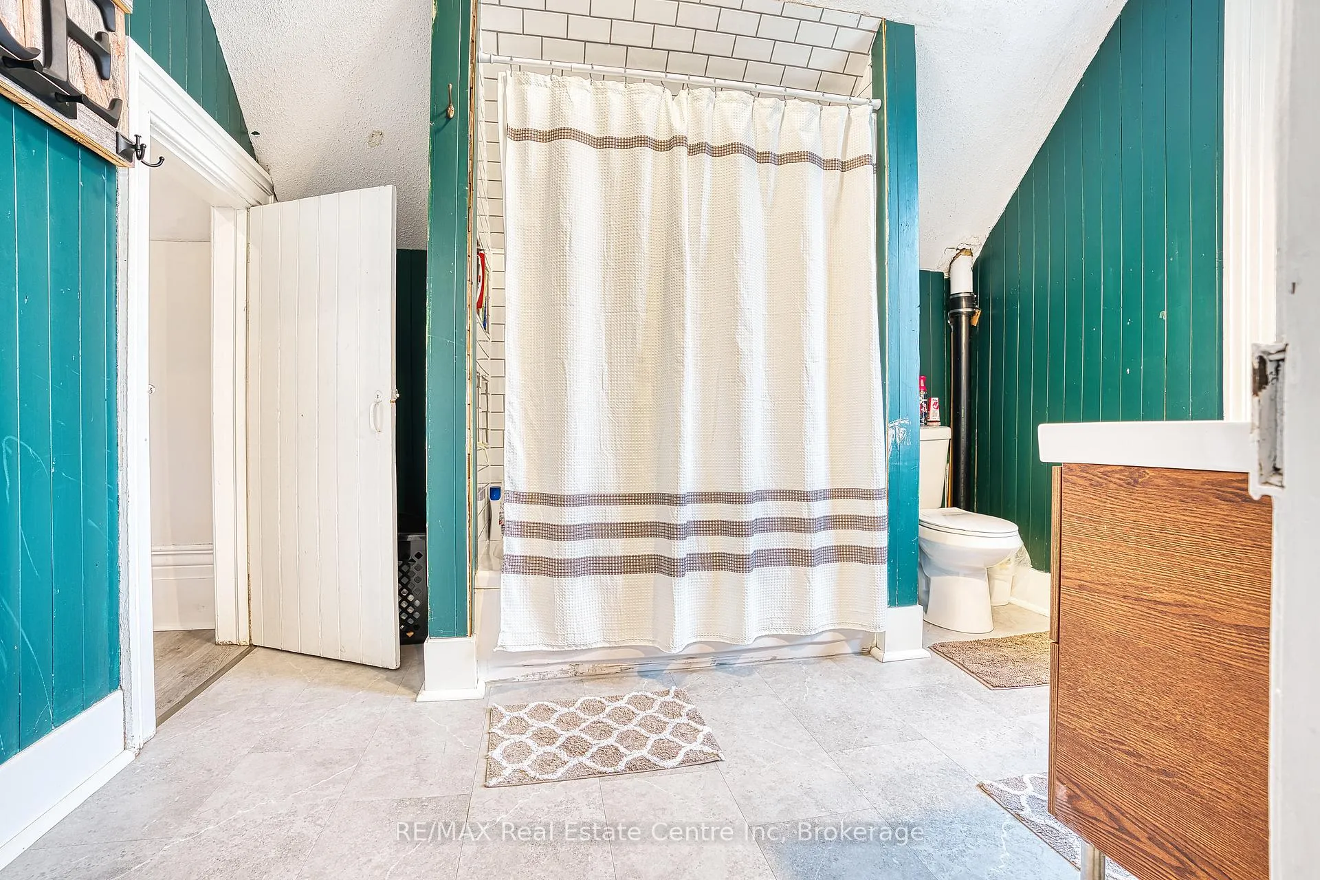 Photo 21 of 745 Main Street W, North Perth, Listowel — HOMEH