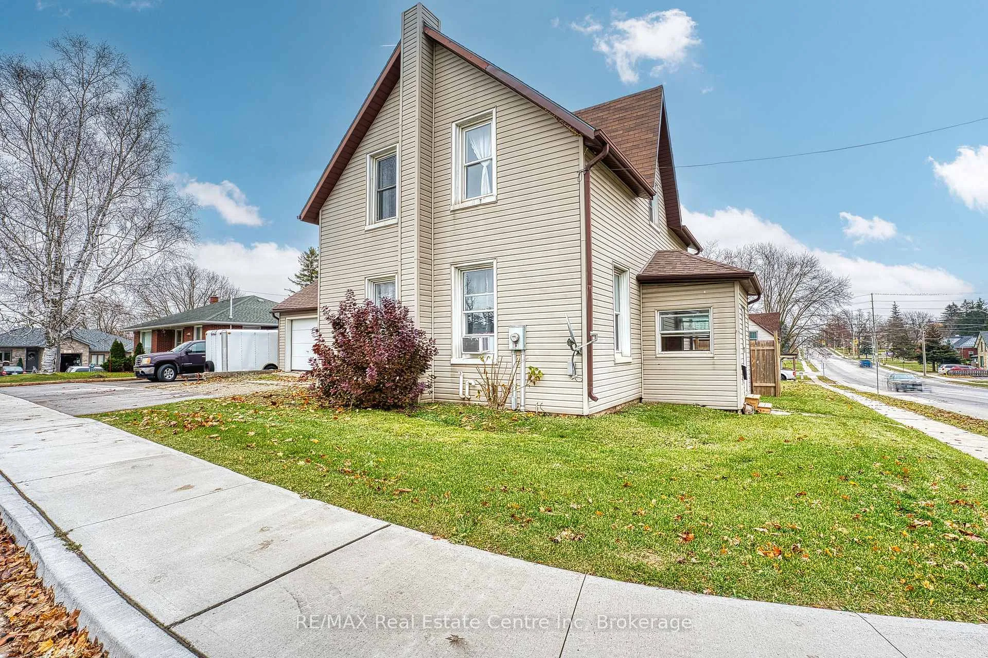 Photo 35 of 745 Main Street W, North Perth, Listowel — HOMEH