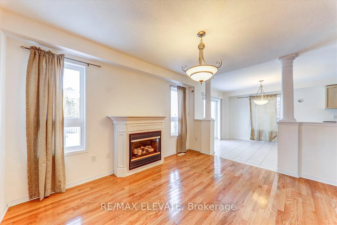 Photo 11 of 4 Pardon Avenue E, Whitby, Williamsburg — HOMEH