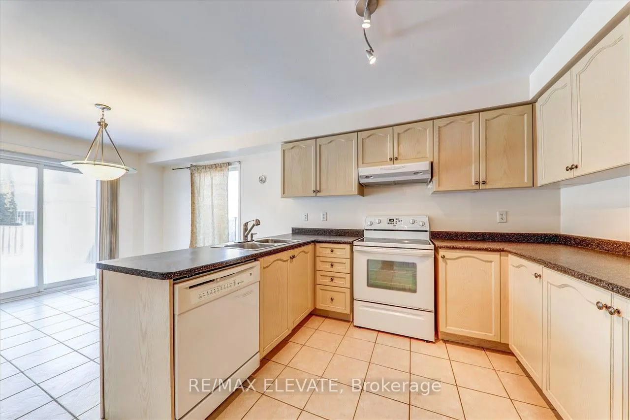 Photo 18 of 4 Pardon Avenue E, Whitby, Williamsburg — HOMEH