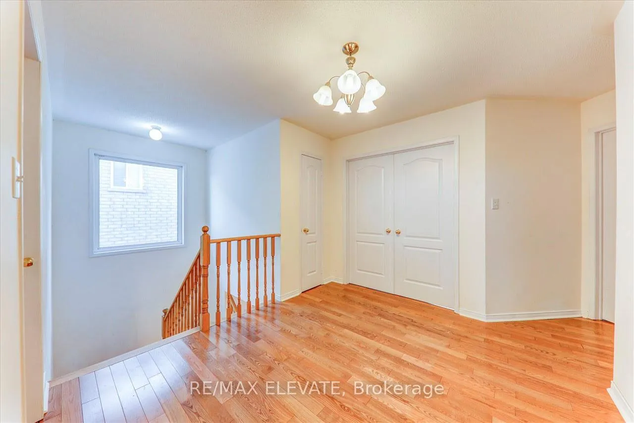Photo 21 of 4 Pardon Avenue E, Whitby, Williamsburg — HOMEH