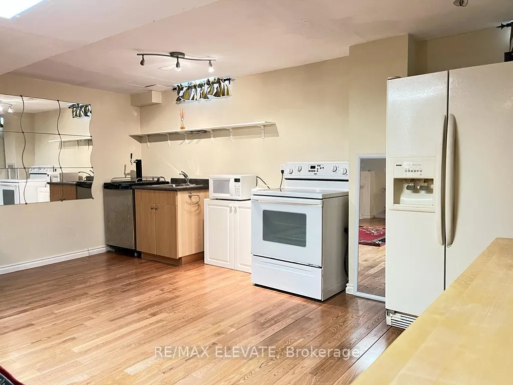 Photo 41 of 4 Pardon Avenue E, Whitby, Williamsburg — HOMEH