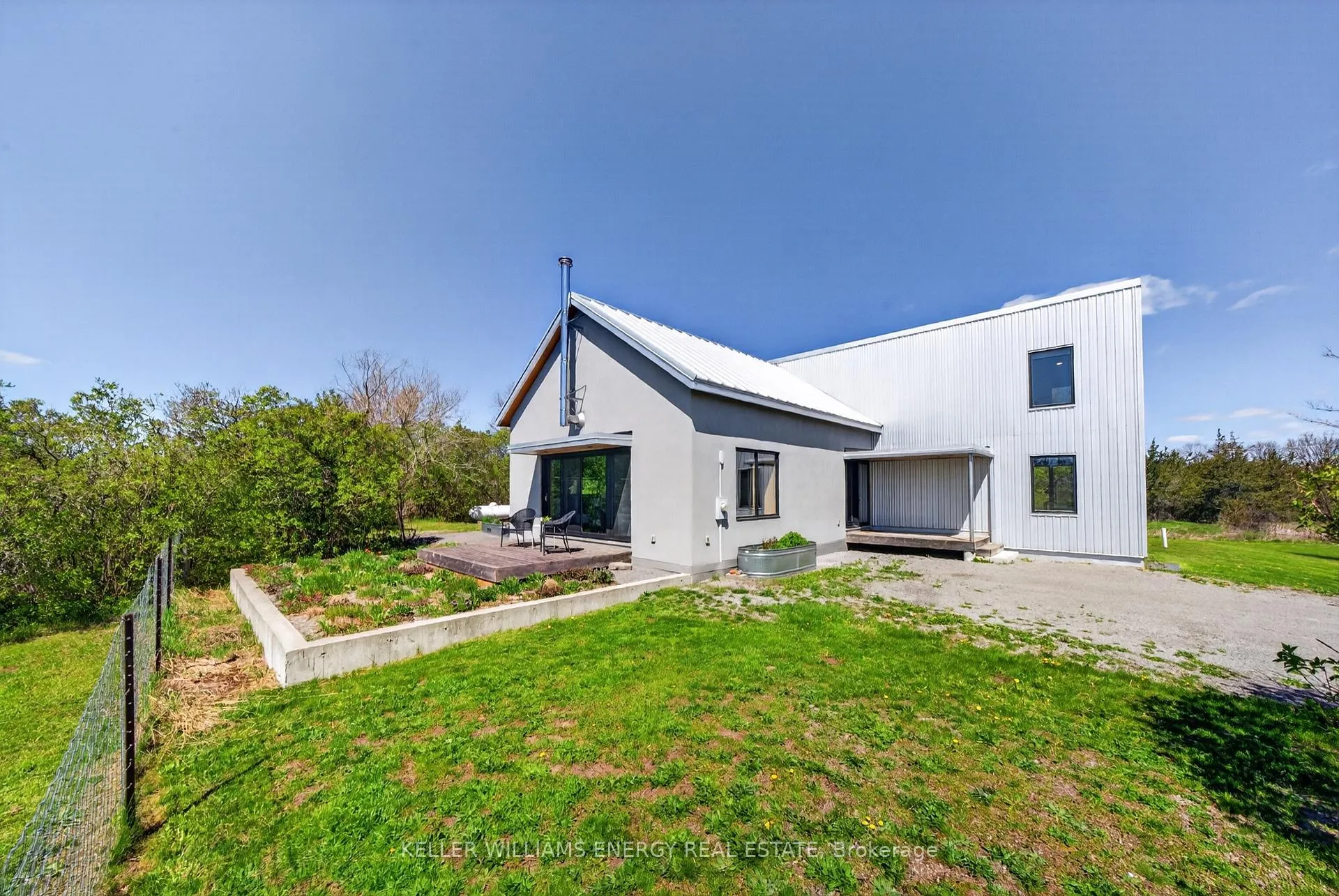 Photo 2 of 2465 County Road 7, Prince Edward County, North Marysburg Ward — HOMEH