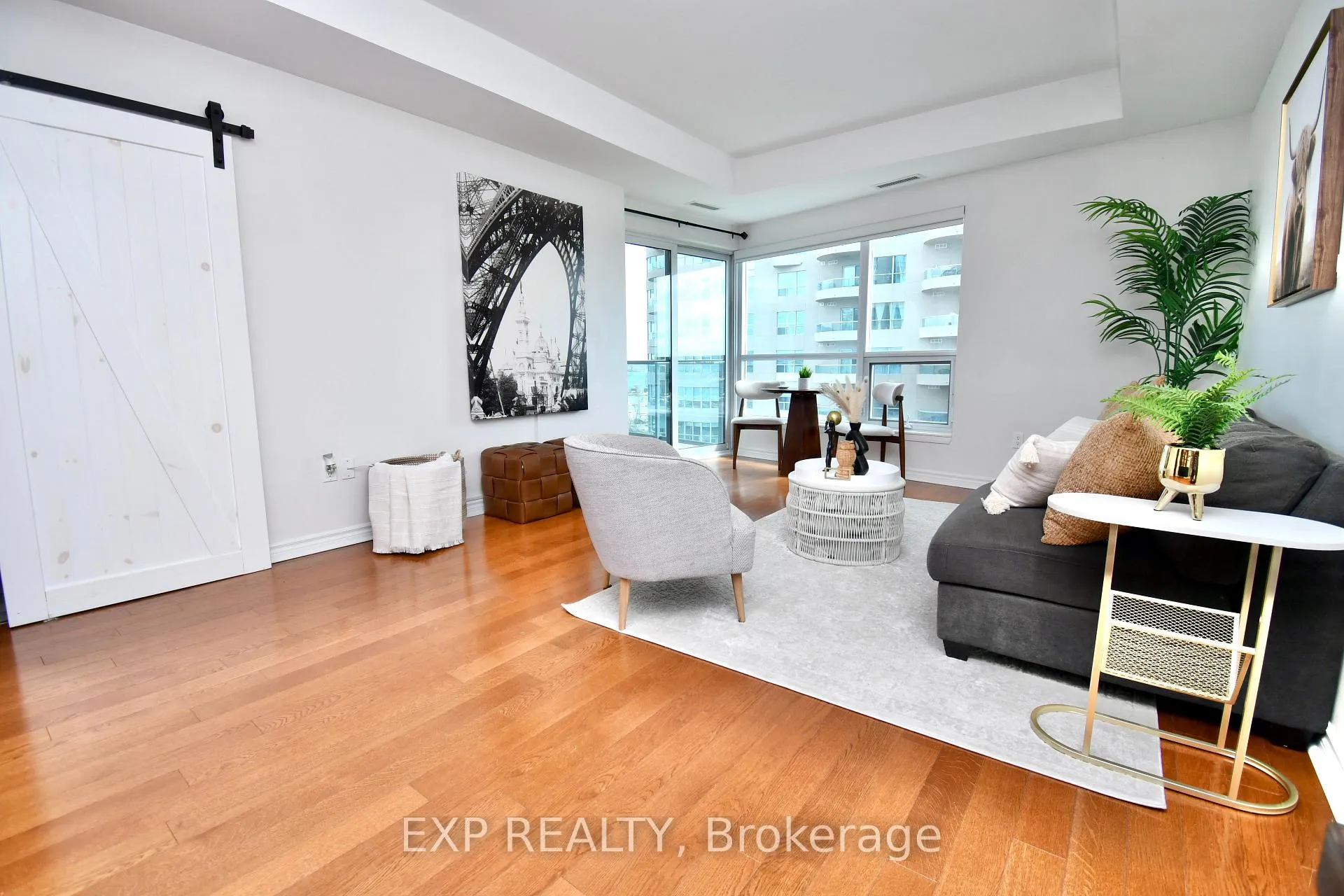 Photo 5 of Unit 604, 6 Toronto Street, Barrie, City Centre — HOMEH
