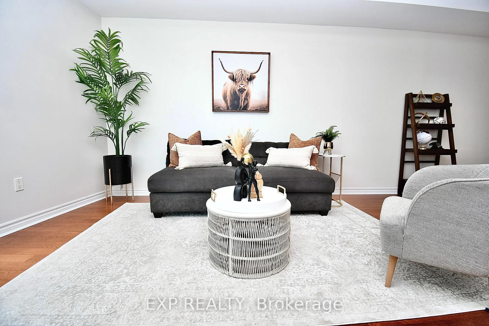 Photo 6 of Unit 604, 6 Toronto Street, Barrie, City Centre — HOMEH
